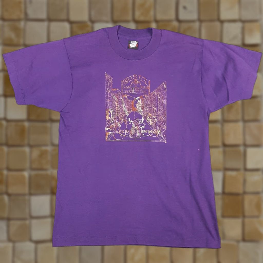 Vintage VINTAGE Bristol VA 90s Gold Sign T Shirt - Travel Landmark Virginia - Screen Stars - Size S - Purple - Cotton - Short Sleeve - Embroidered Logo - Men Size US S / EU 44-46 / 1 - 1 Thumbnail