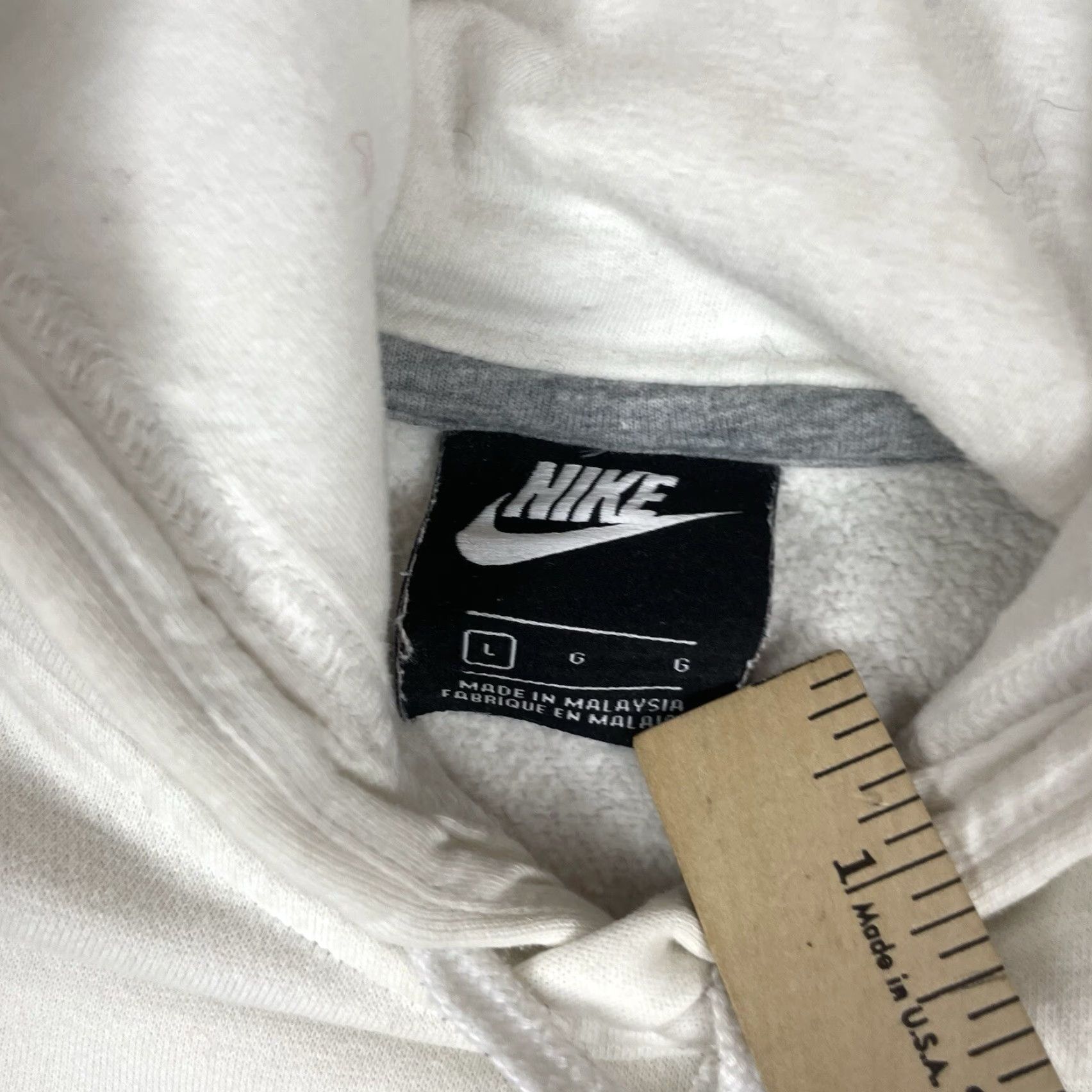 Nike VINTAGE Nike Sweatshirt Mens Sweatshirt L White Distressed Crew Neck Swoosh Logo Hoodie Size US L / EU 52-54 / 3 - 5 Thumbnail