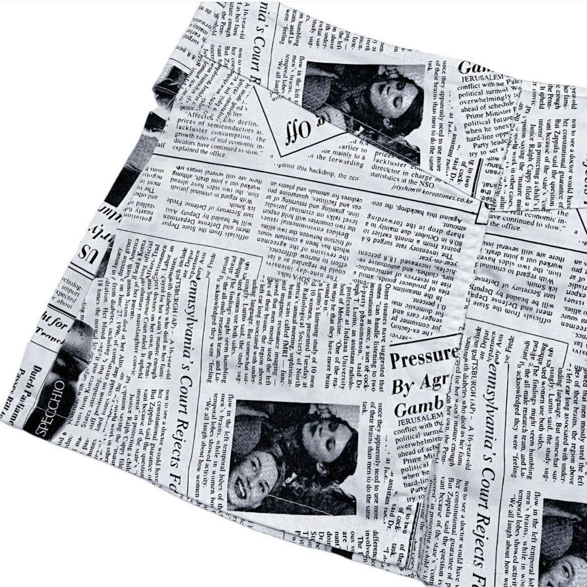Japanese Brand Y2k newspaper belted mini skirt 🗞️ 📰 Size 26" / US 2 / IT 38 - 5 Thumbnail