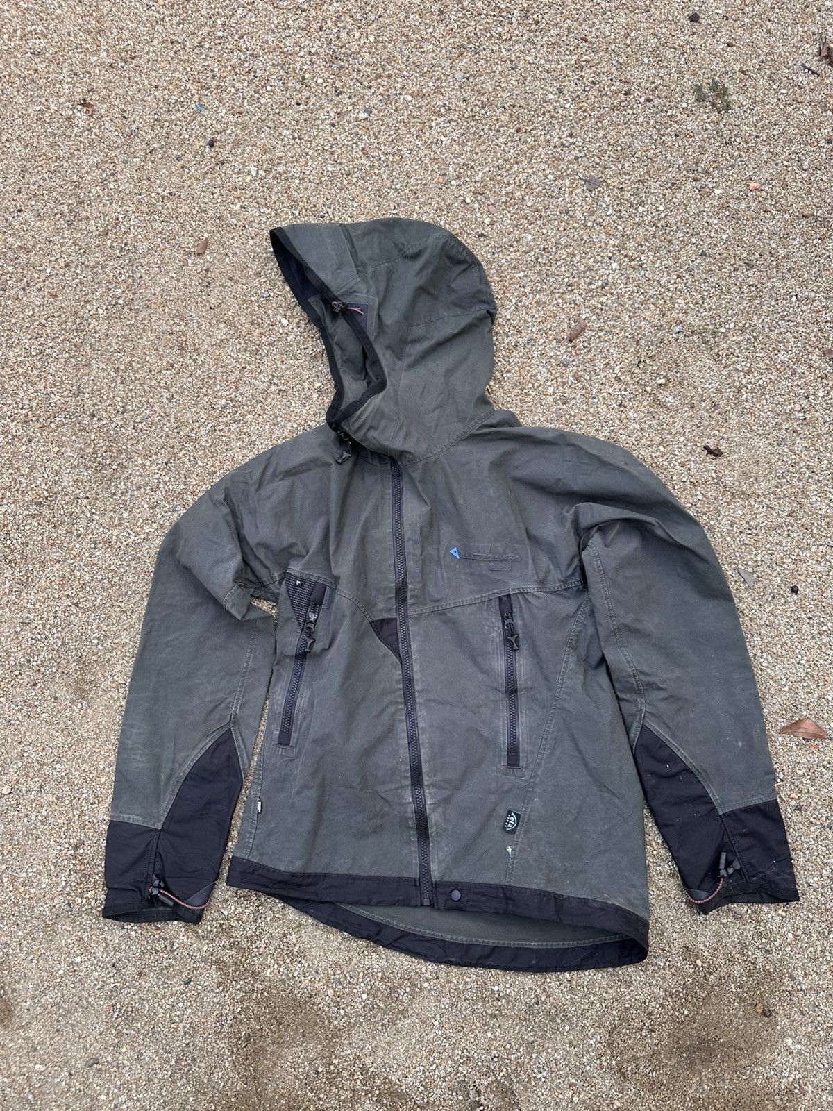 Klattermusen Klattermusen Asymmetric Faded Big Hood Cropped Jacket Size US S / EU 44-46 / 1 - 4 Thumbnail