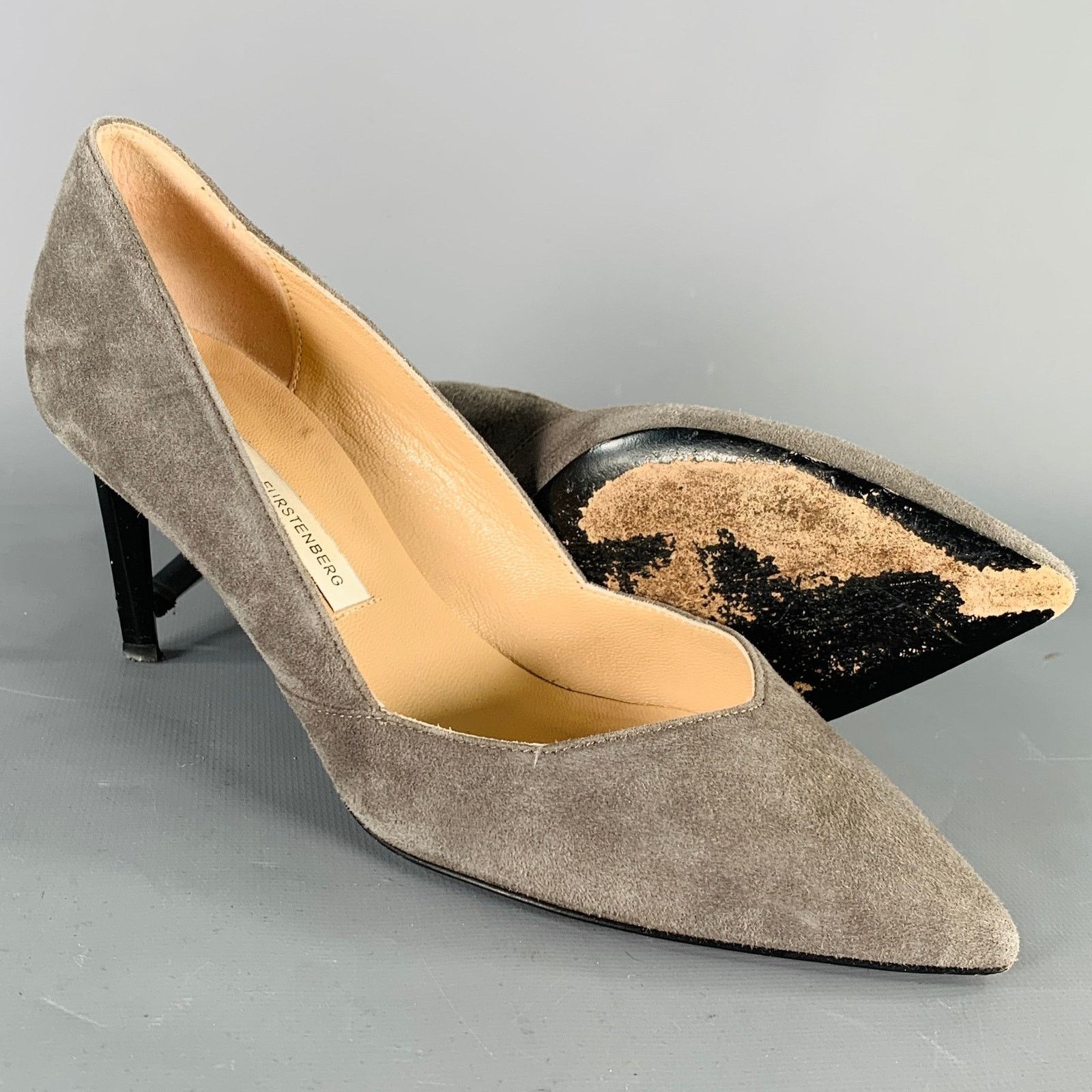 Diane von Furstenberg Size 6 Grey Black Suede Pointed Toe Pumps Size US 6 / IT 36 - 5 Thumbnail