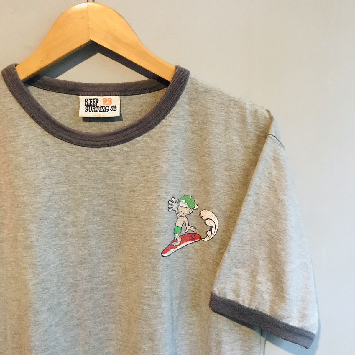 Vintage Surfing Ringer