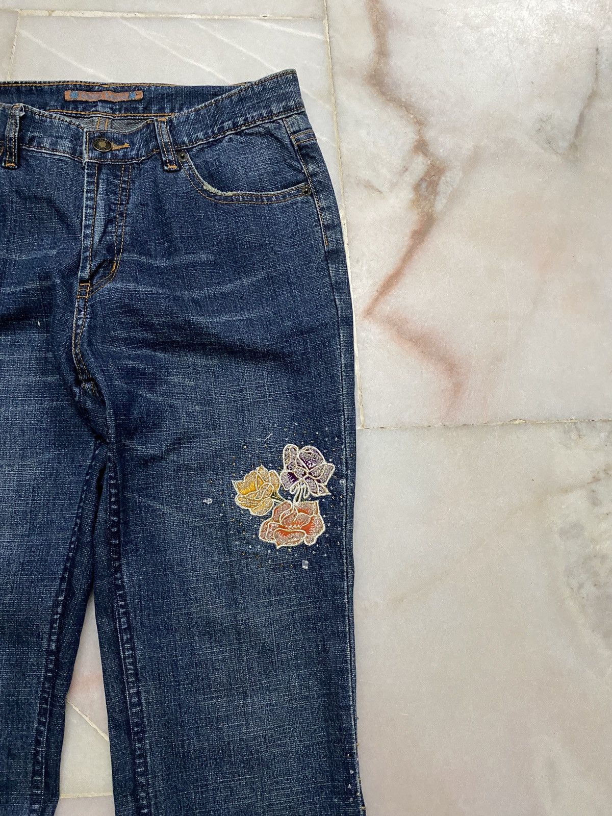 Japanese Brand Flared Japanese Art Denim Embroidered Floral Design Rare Size US 29 - 8 Thumbnail