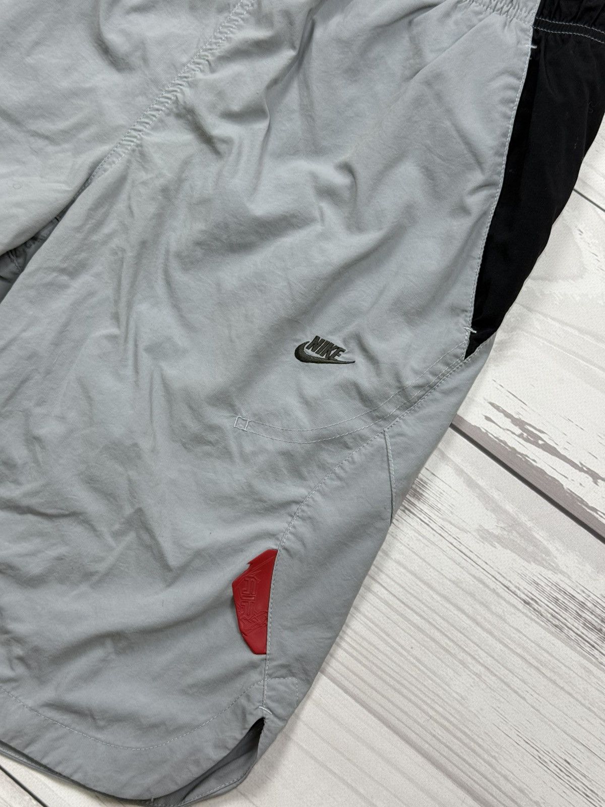 Nike Vintage Nike nylon shorts Size US 31 - 3 Thumbnail
