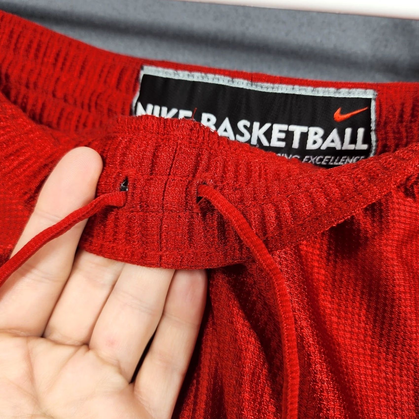 Nike VINTAGE Nike Shorts Mens Medium Red Dazzle Baggy Swoosh 90s Basketball Y2K Mens Size US 31 - 4 Thumbnail