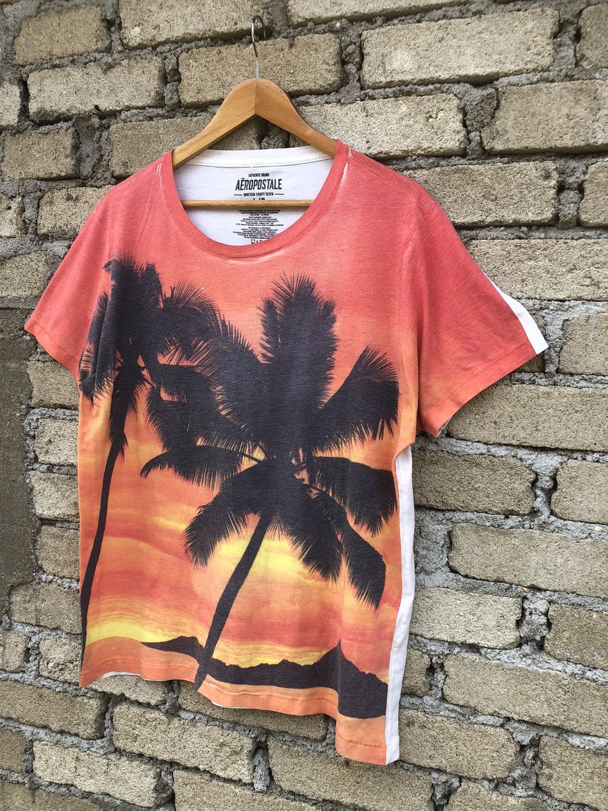Aeropostale × Japanese Brand × Vintage Aeropostale AOP Palm Tshirts Size US L / EU 52-54 / 3 - 4 Thumbnail