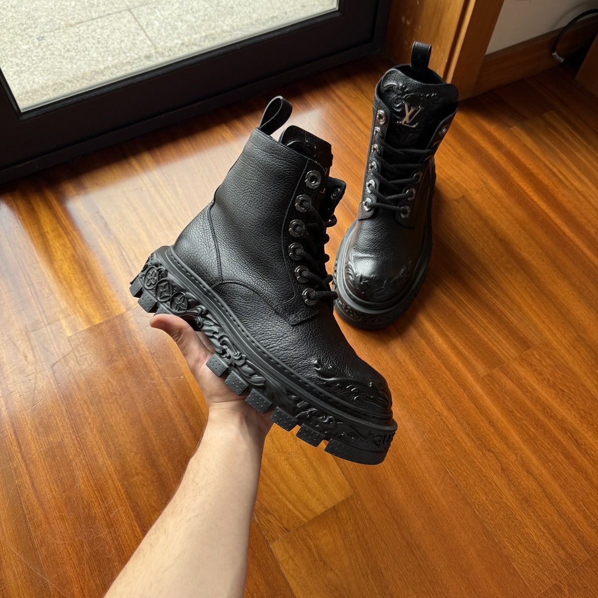 【美品】Louis Vuitton LV Baroque Line Boots Louis Vuitton men's black leather baroque ranger boots