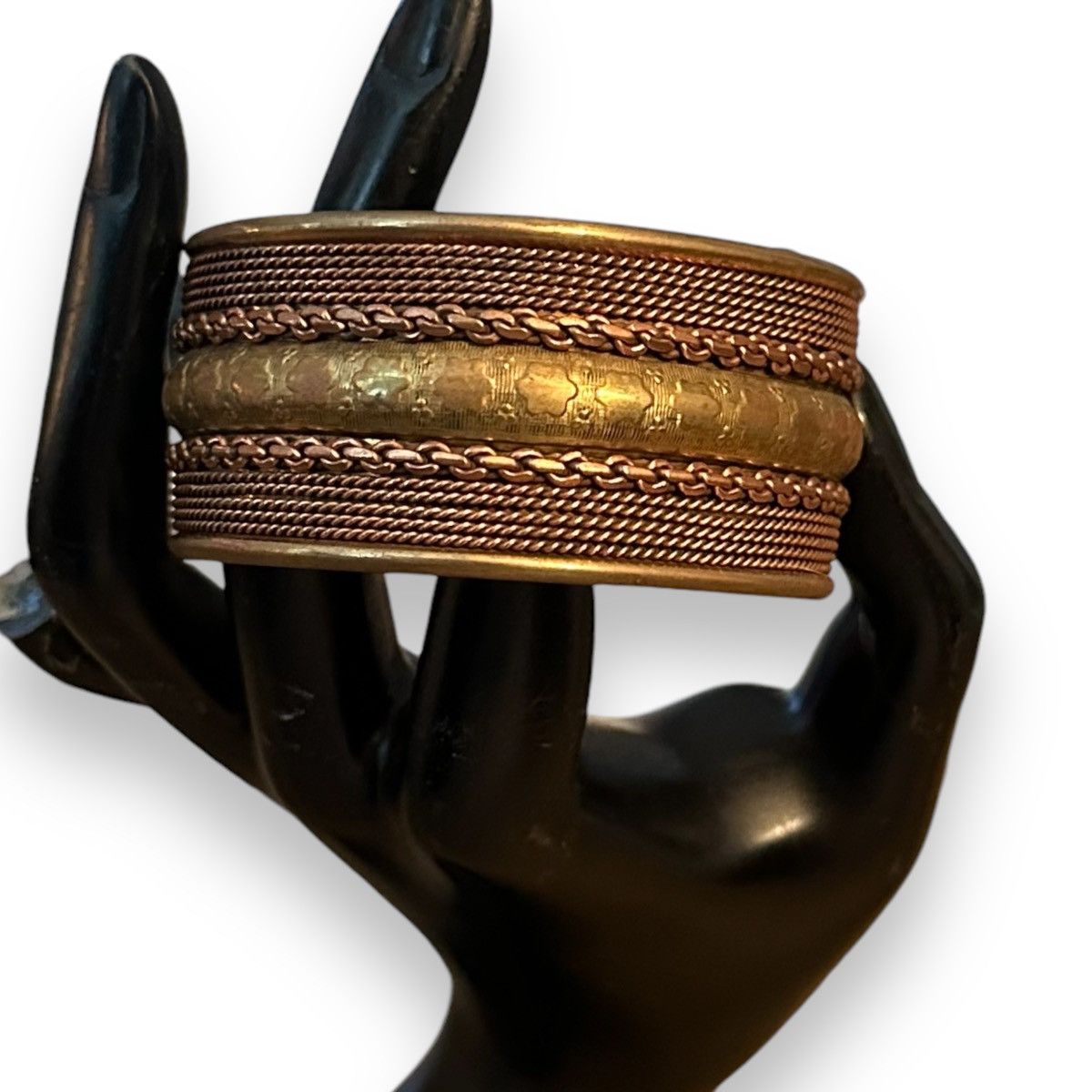 Vintage Vintage wide brass cuff bracelet Size ONE SIZE - 2 Thumbnail