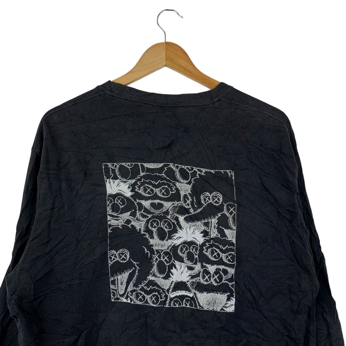 Kaws × Uniqlo Uniqlo x KAWS x Sesame Street Long Sleeve Shirt Black Size US L / EU 52-54 / 3 - 5 Thumbnail
