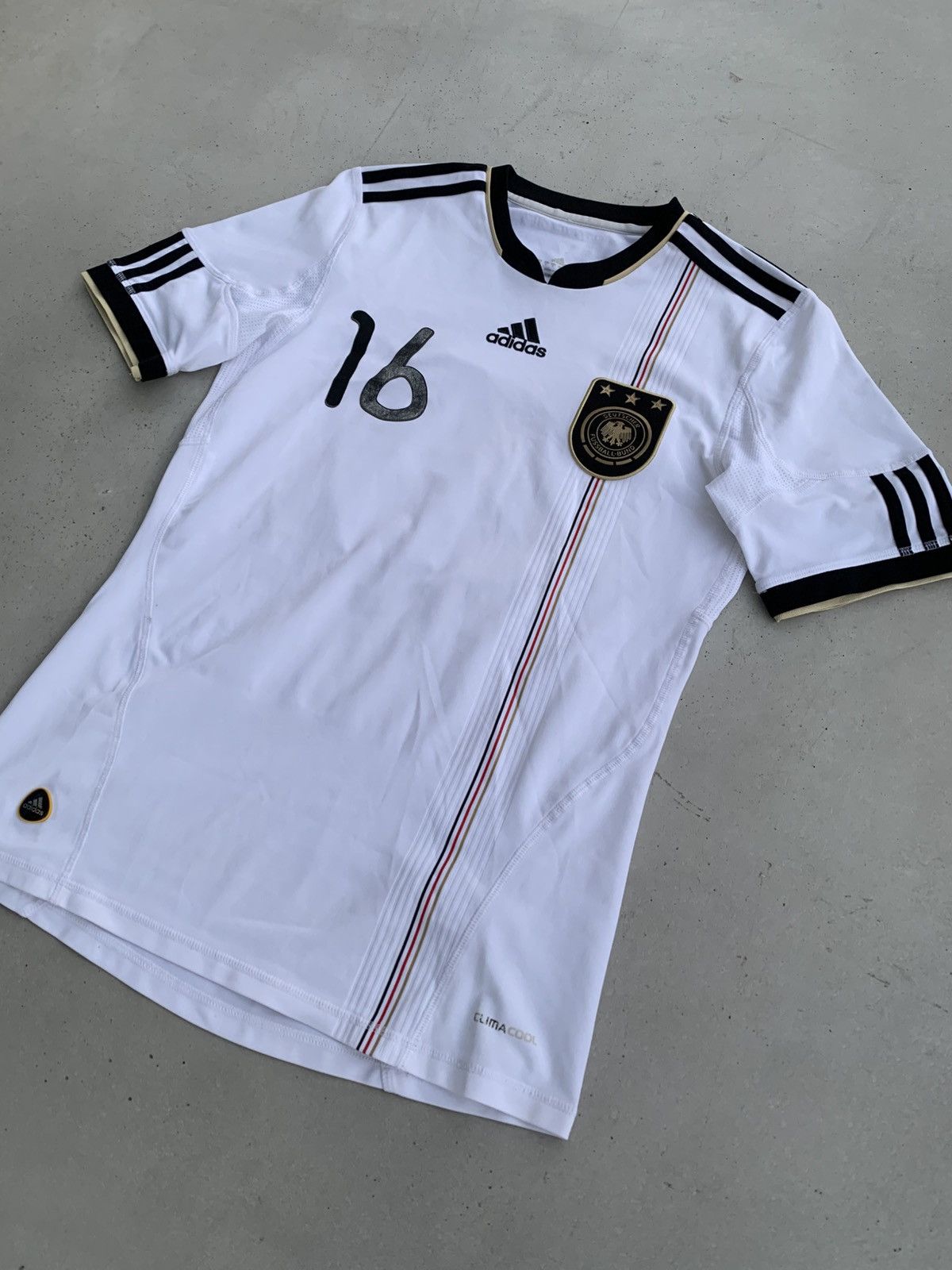 Adidas Adidas Germany Jersey Vintage Football Tee Size US S / EU 44-46 / 1 - 3 Thumbnail