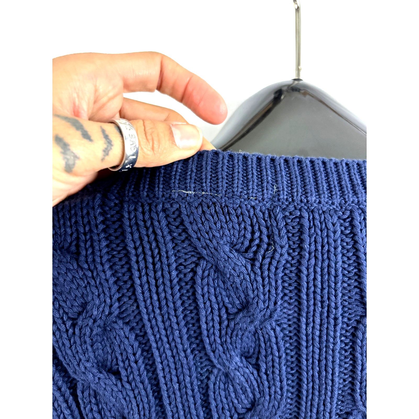 Abercrombie & Fitch Abercrombie & Fitch Cable Knit V-Neck Sweater XL Vintage Size US XL / EU 56 / 4 - 6 Thumbnail