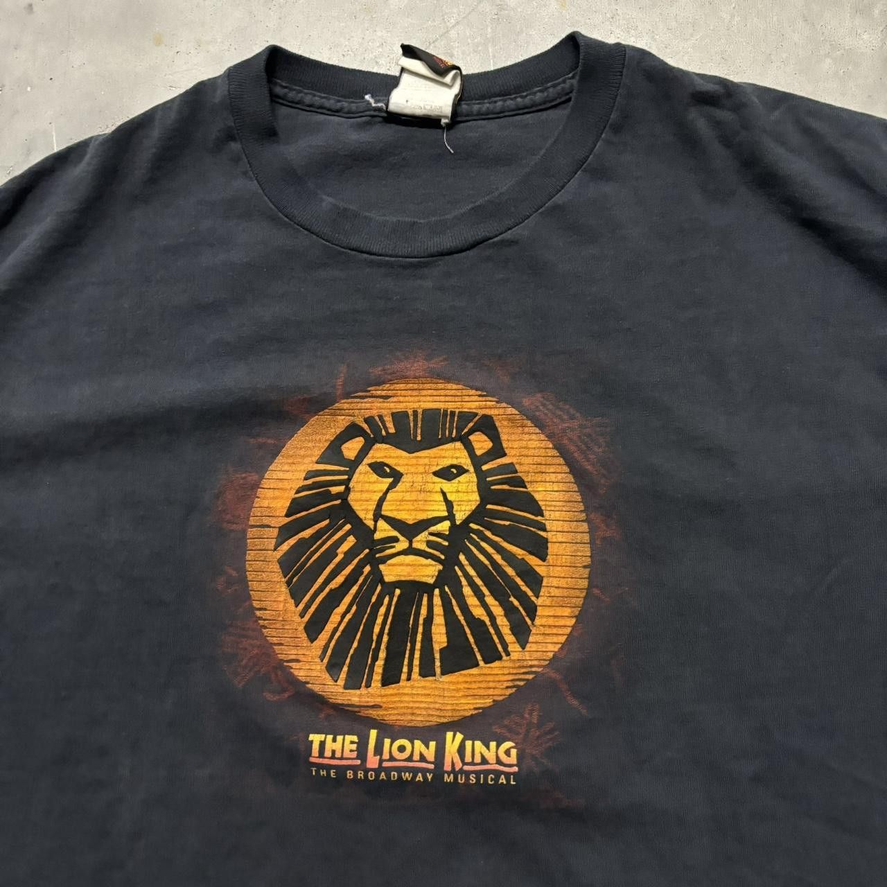 Disney × Vintage Crazy Vintage Y2K/2000s Black Disney The Lion King Promo Graphic Tee! Size US M / EU 48-50 / 2 - 2 Thumbnail