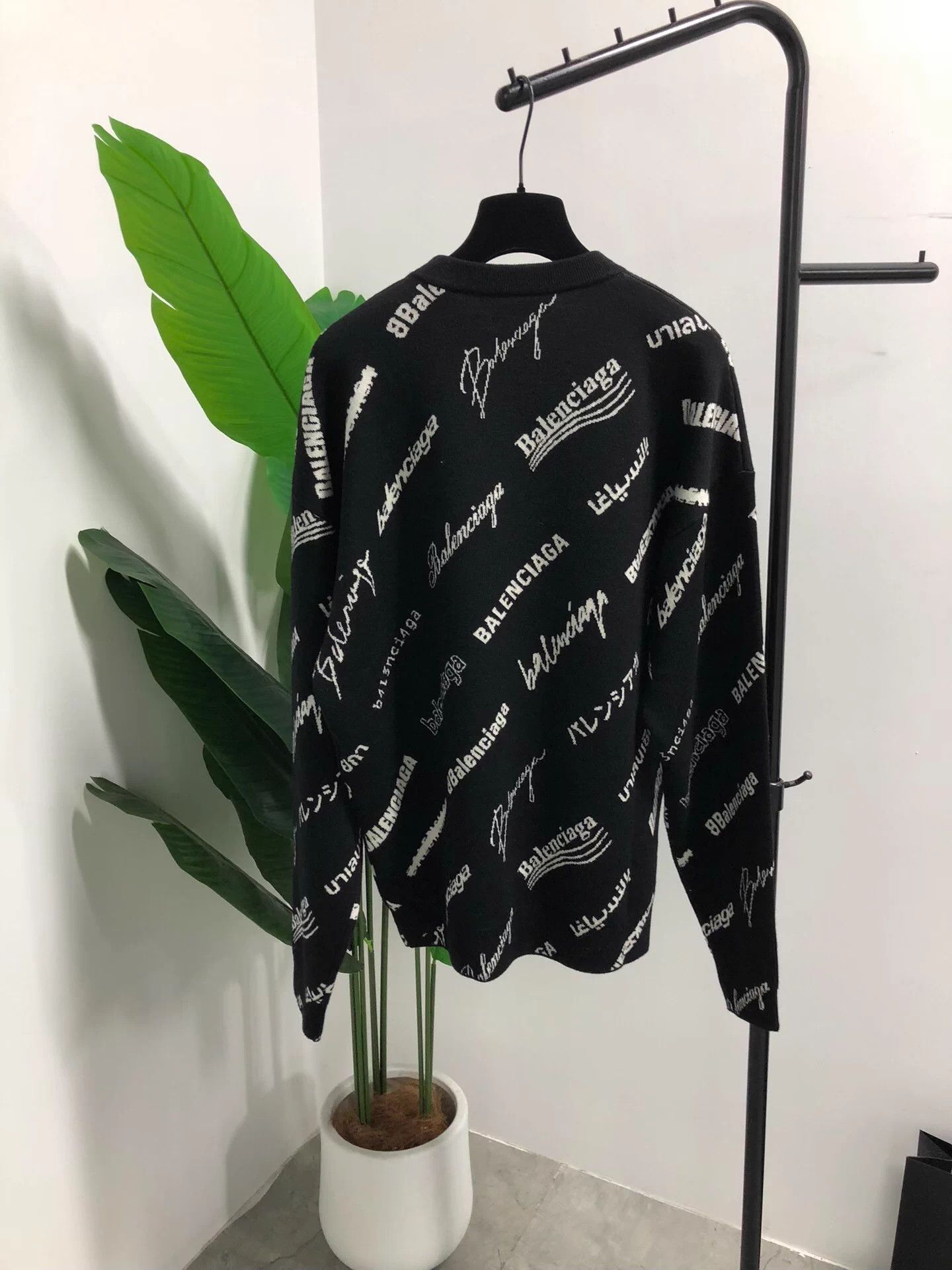 Balenciaga Balenciaga SS23 Logo Print Crewneck Sweater Women's Black XS Size XS / US 0-2 / IT 36-38 - 2 Thumbnail
