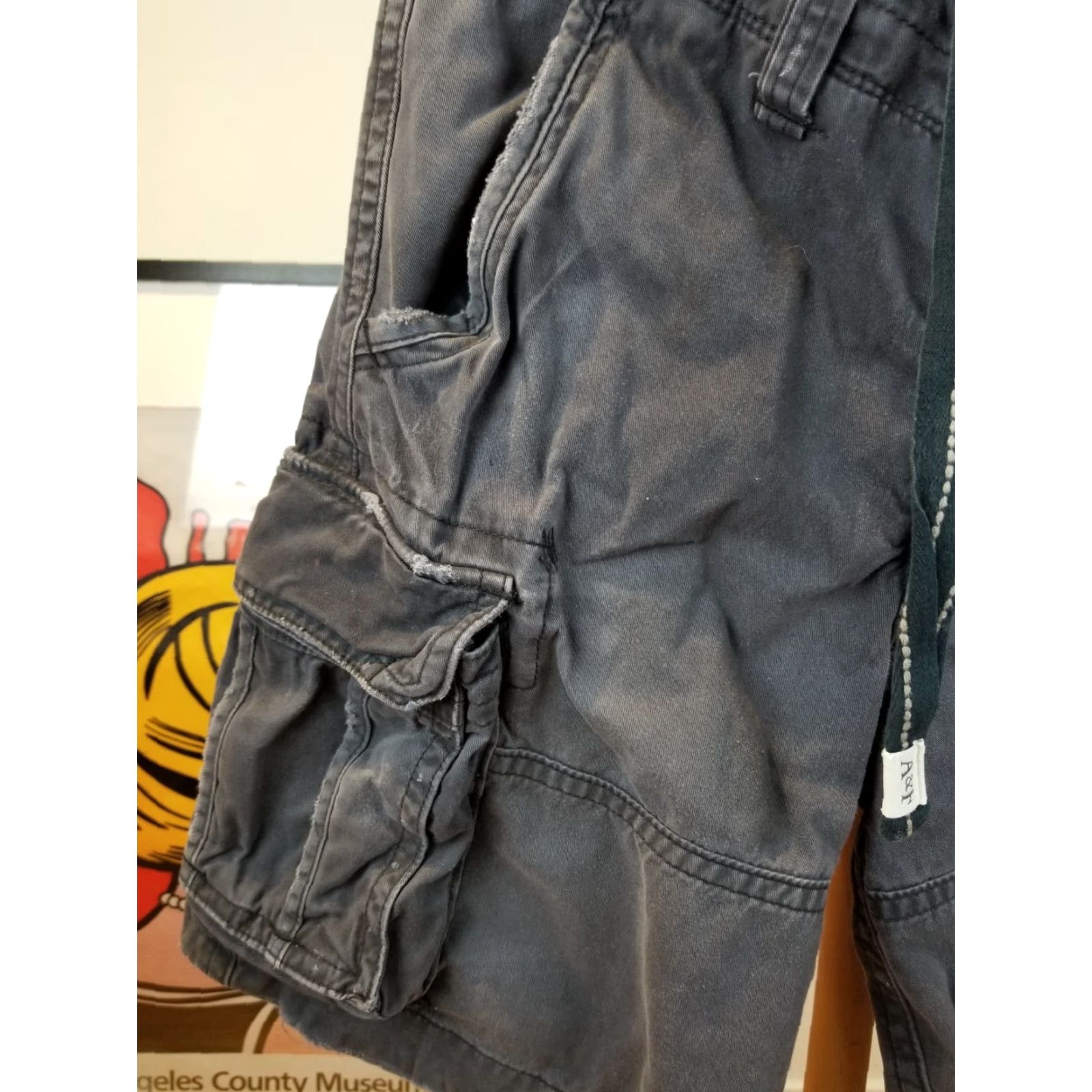 Abercrombie & Fitch VINTAGE Y2K ABERCROMBIE & FITCH NAVY CARGO SHORT PANTS SZ 31 Size US 31 - 2 Thumbnail