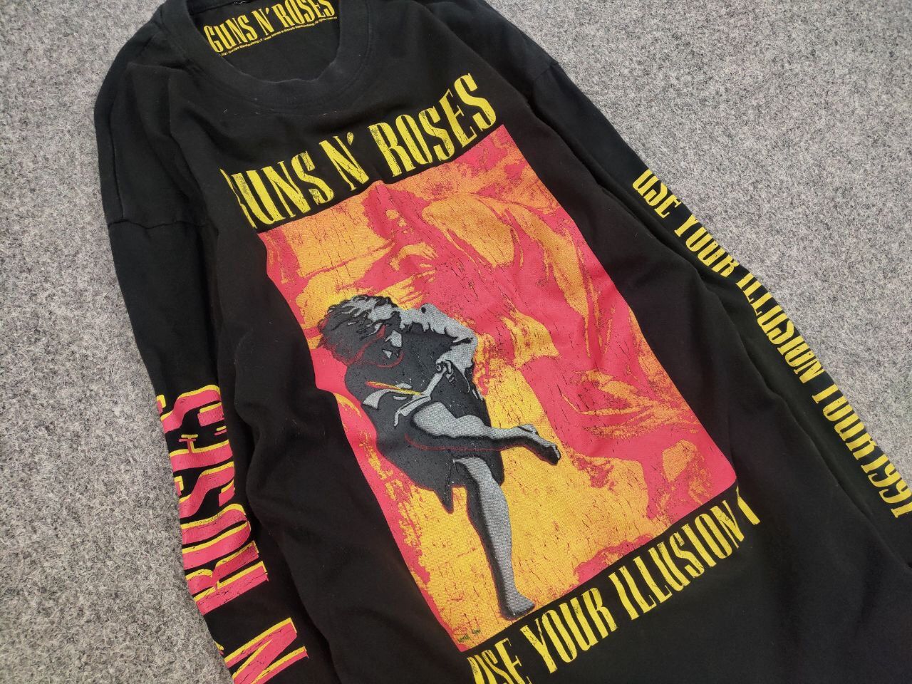 Band Tees Guns N Roses use your illusion i Long Sleeve Logo Vintage Size US M / EU 48-50 / 2 - 11 Thumbnail