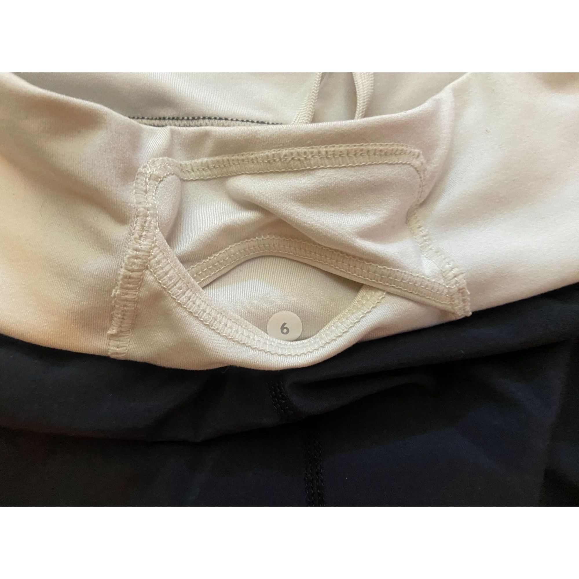 Lululemon Lululemon Two Tone Shorts Ladies Size 6 Size 28" / US 6 / IT 42 - 3 Thumbnail
