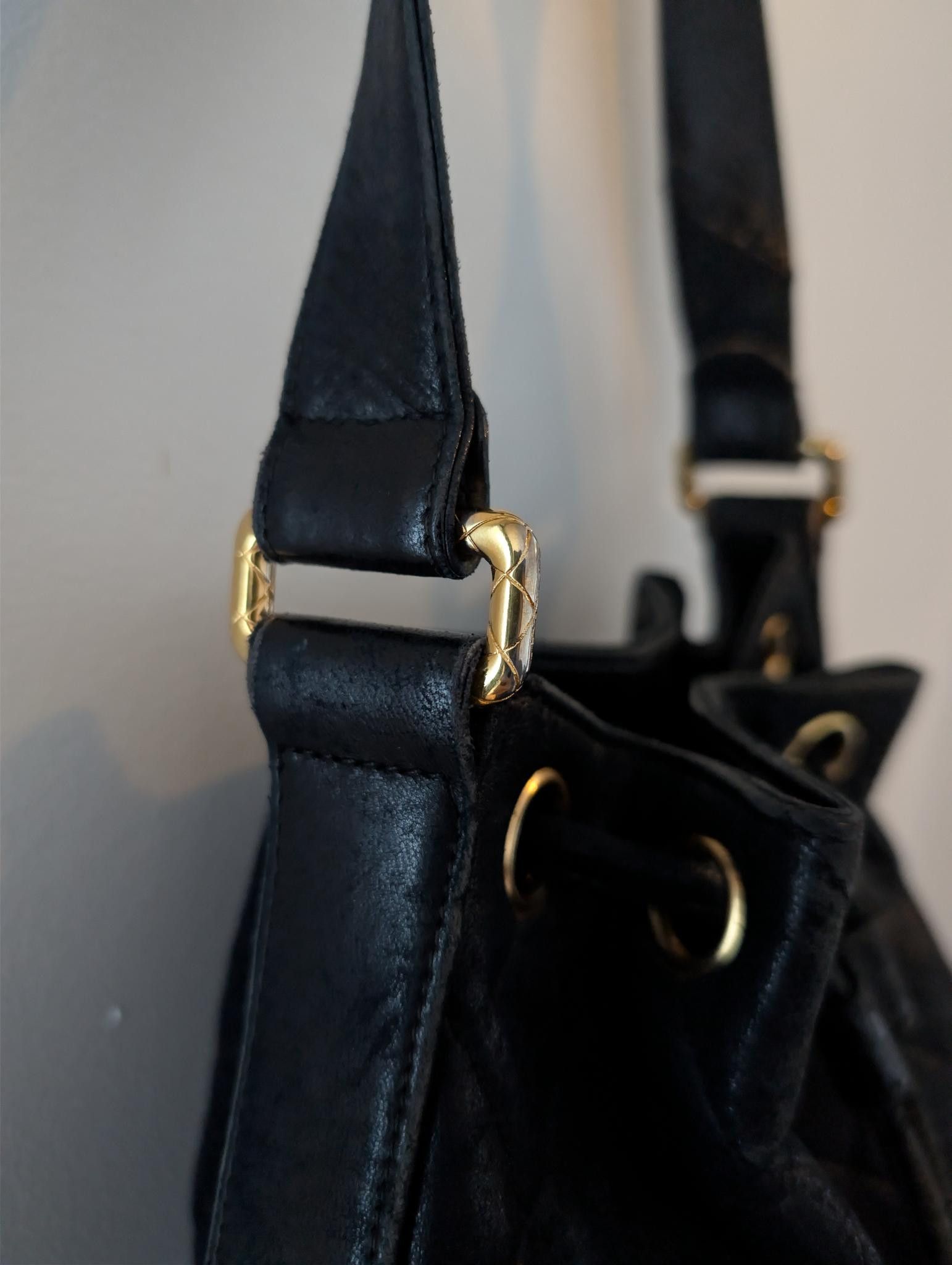 Chanel Vintage Chanel Black Leather Quilted Bag Size ONE SIZE - 5 Thumbnail