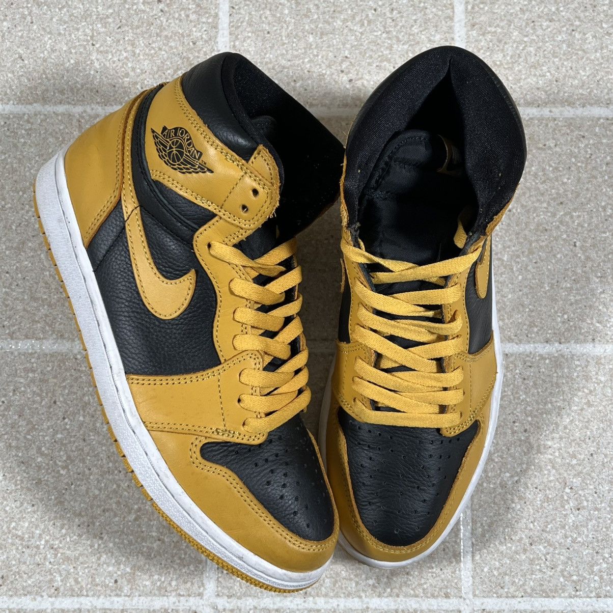 Jordan Brand Nike Air Jordan 1 Sneaker sz8.5 Yellow Retro High OG Pollen Size US 8.5 / EU 41-42 - 1 Thumbnail