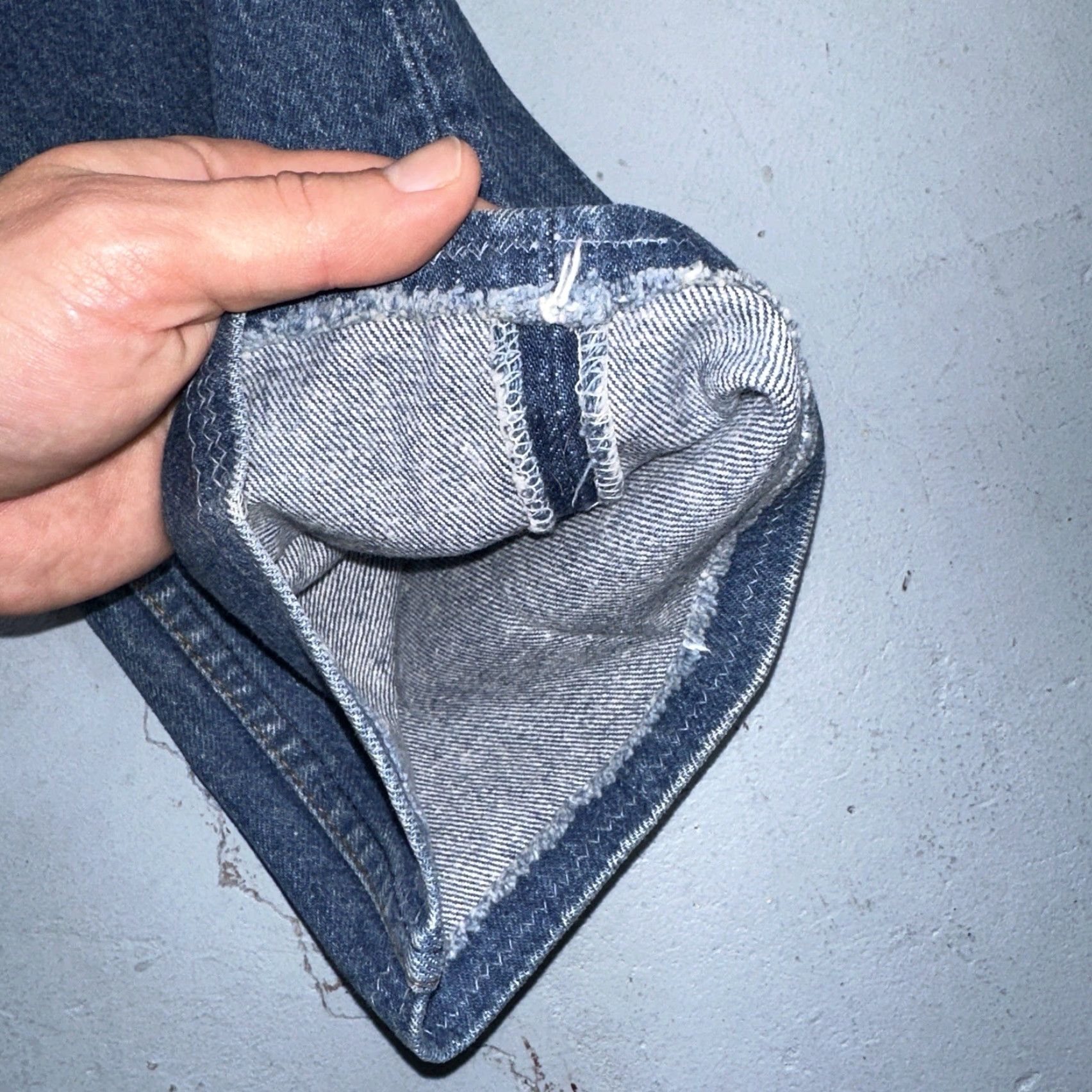 Levi's VINTAGE Levi's 501 Jeans Modern Straight Old School 80s USA Blue Light Wash 36x40 Men Regular 36 Mens Jeans Size US 36 / EU 52 - 5 Thumbnail