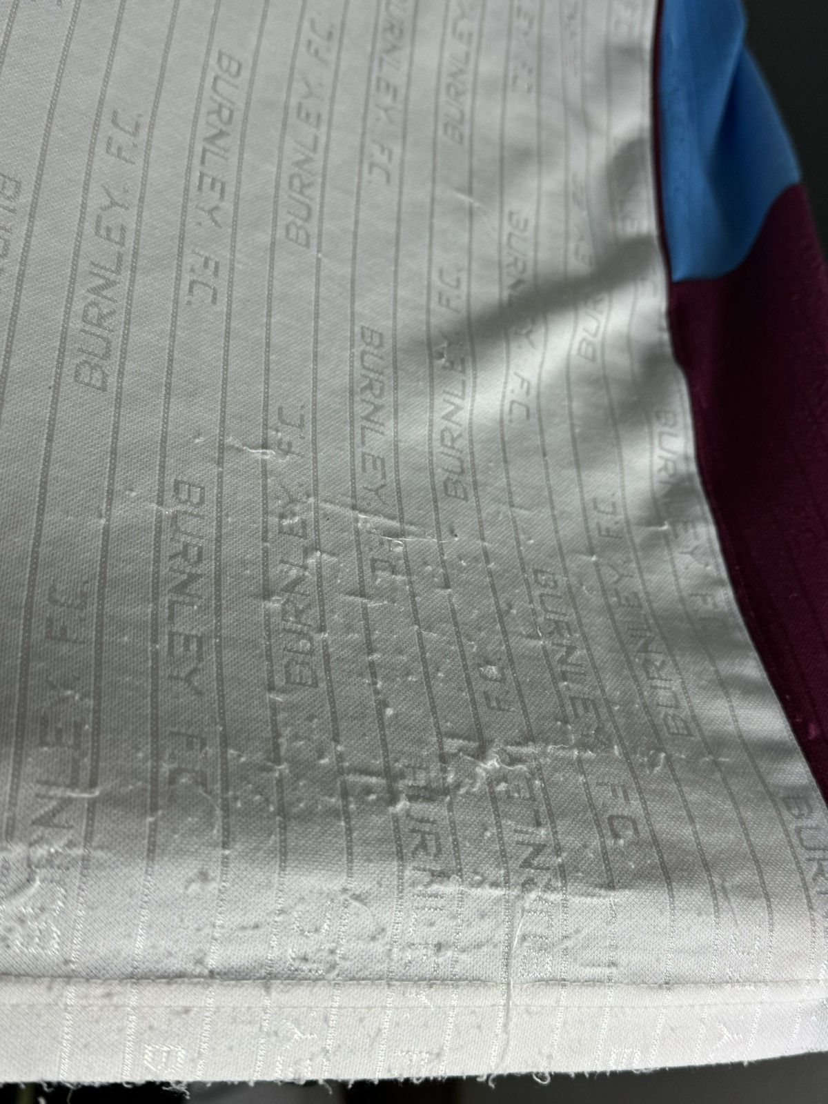 Other Burnley 99/00 Away Football Jersey Size US XL / EU 56 / 4 - 18 Thumbnail