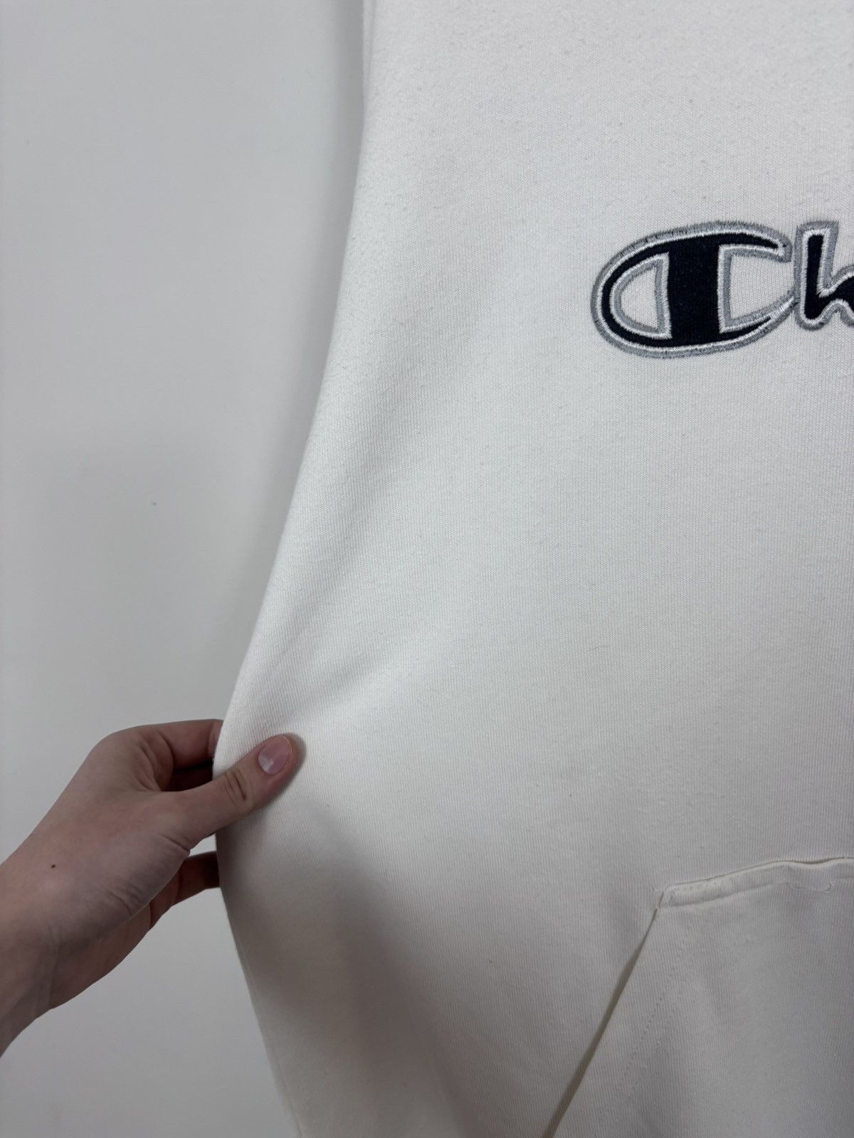 Champion Vintage Champion Big Embroidered Logo White Baggy Hoodie Size US XXL / EU 58 / 5 - 8 Thumbnail