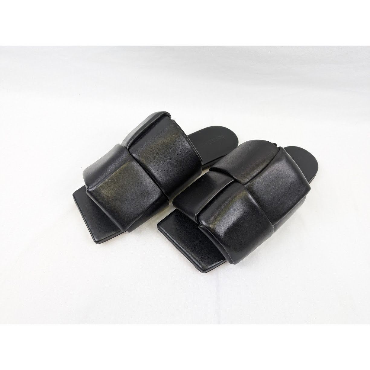 Bottega Veneta o1rshd1 Q:2 / Nappa Lagoon Leather Sandals in Black Size US 9 / EU 42 - 14 Thumbnail