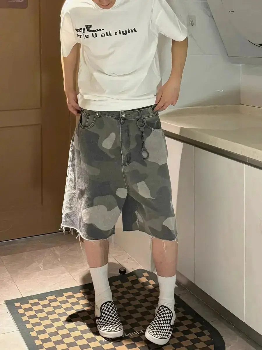 Japanese Brand Loose wide leg camouflage denim shorts Size US 32 / EU 48 - 1 Thumbnail