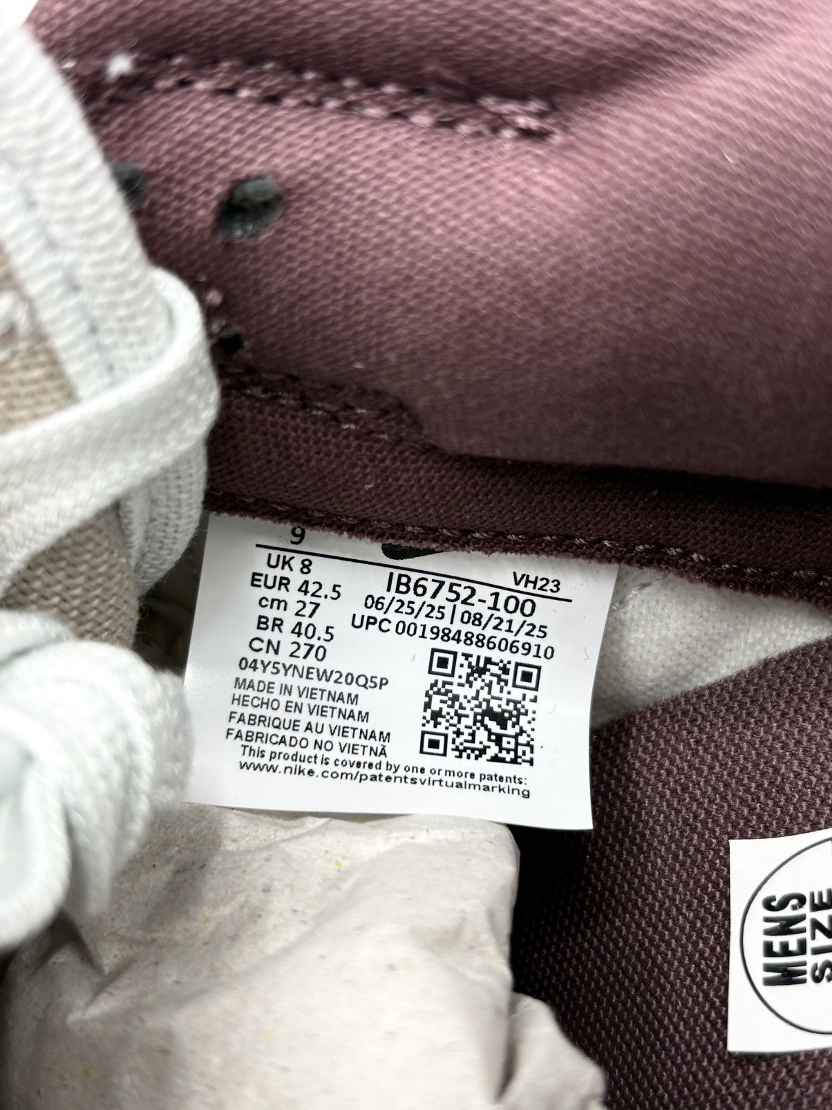Nike DS Nike Dunk Low Retro SE Size US 9 / EU 42 - 14 Thumbnail