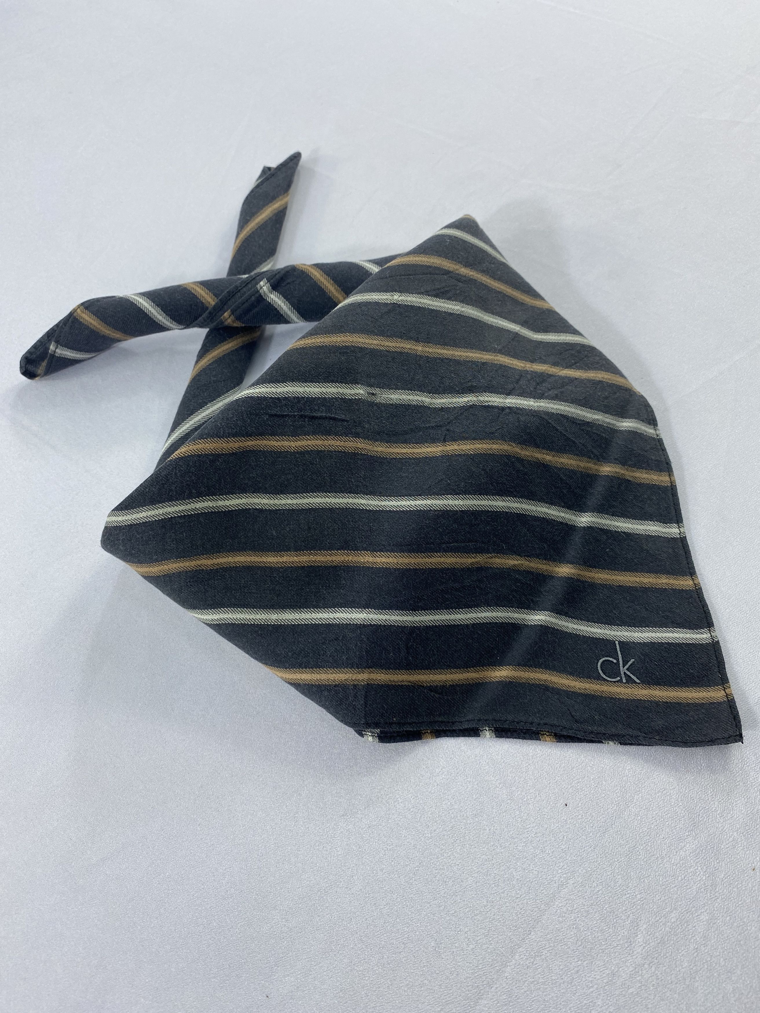 Calvin Klein Calvin Klein Handkerchief / Bandana / Neckerchief Size ONE SIZE - 1 Thumbnail