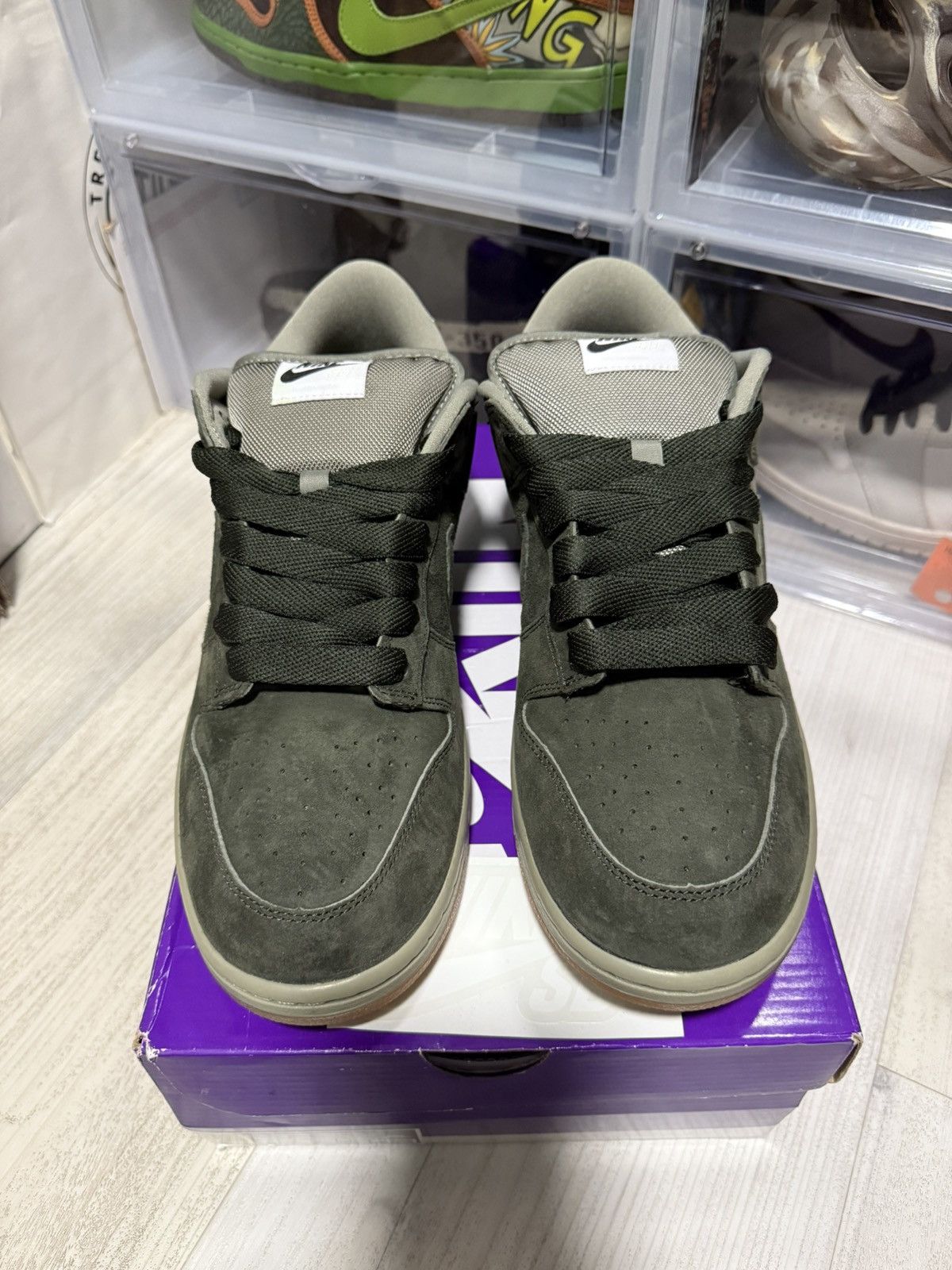 Nike SB Nike SB Dunk Low Pro B Sequoia Size US 12 / EU 45 - 4 Thumbnail