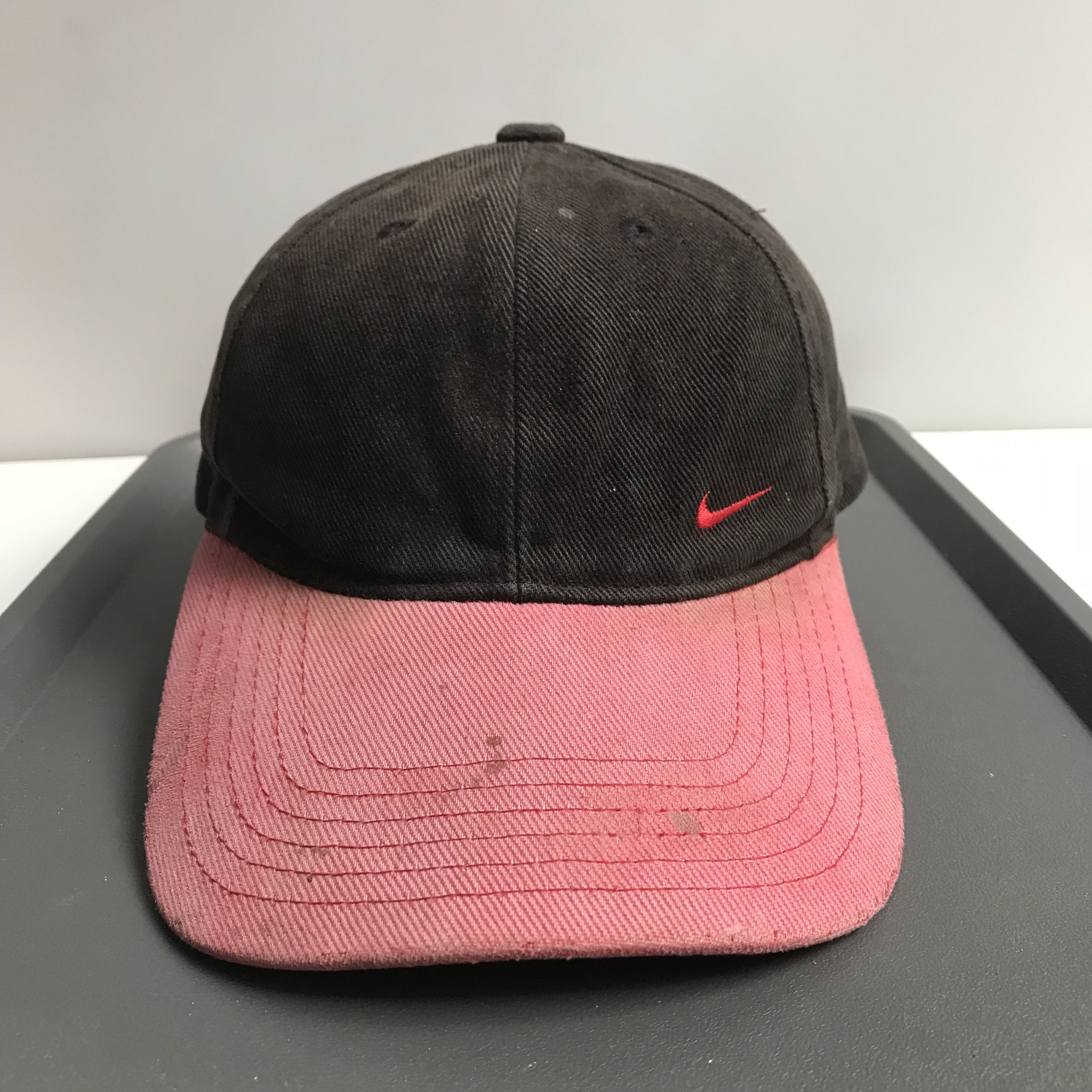 Nike Nike Men’s Fitted Hat Black Red Size 7 3/8 Embroidered Logo Size ONE SIZE - 4 Thumbnail