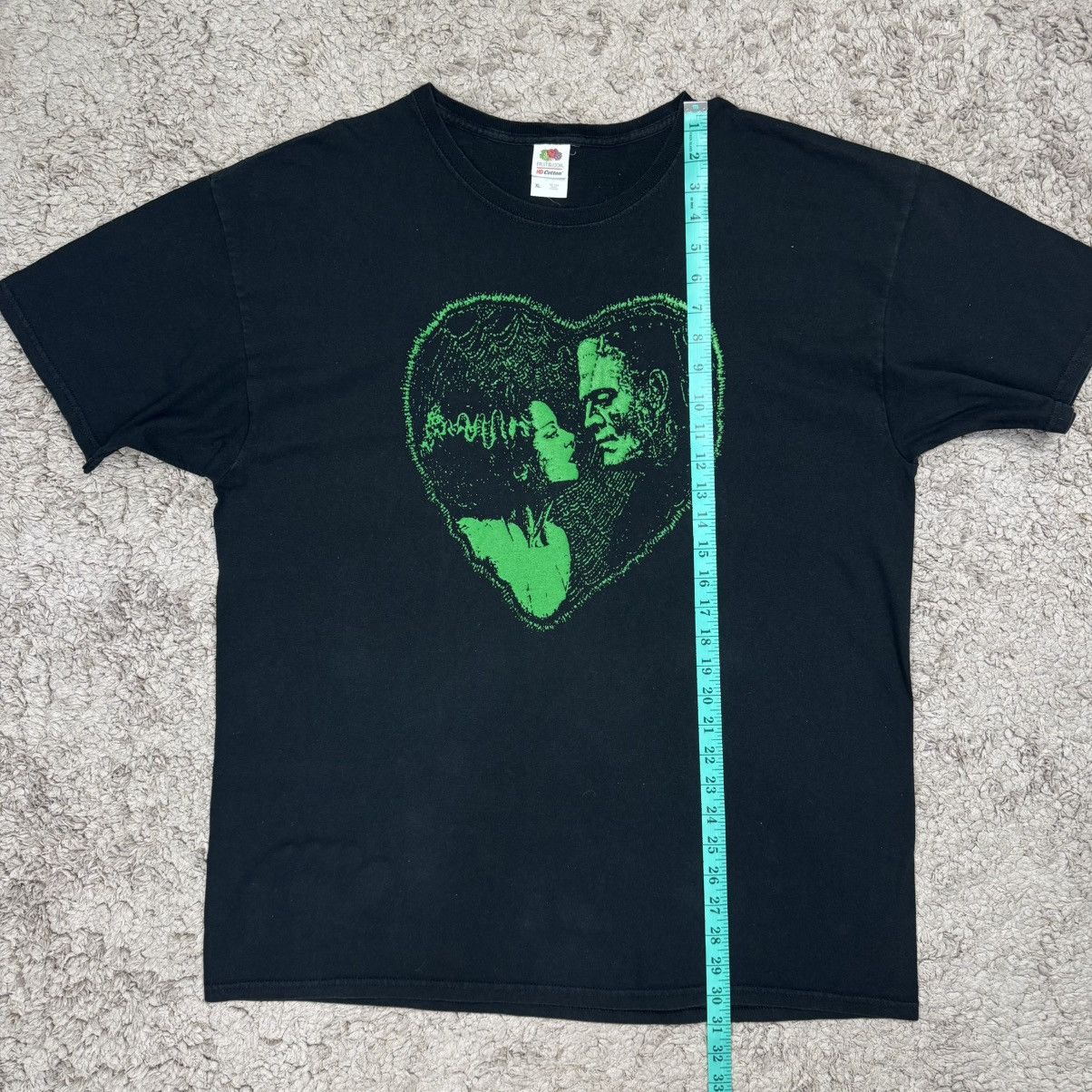 Vintage Vintage Frankenstein "We Belong Dead" Heart Graphic T-shirt Size US XL / EU 56 / 4 - 11 Thumbnail