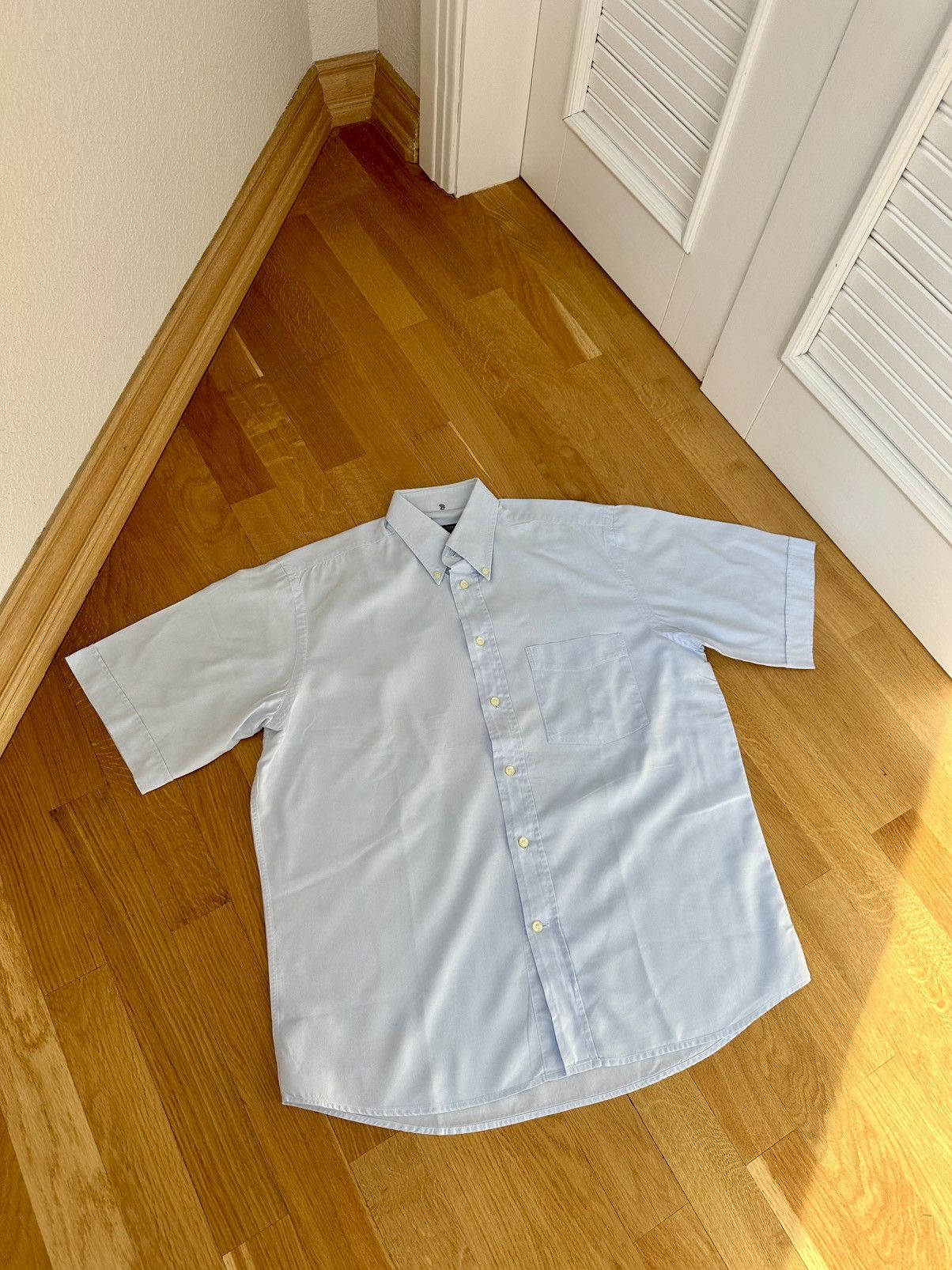 Burberry Burberry London Summer Shirt Men’s Sky Blue Size US XL / EU 56 / 4 - 1 Thumbnail