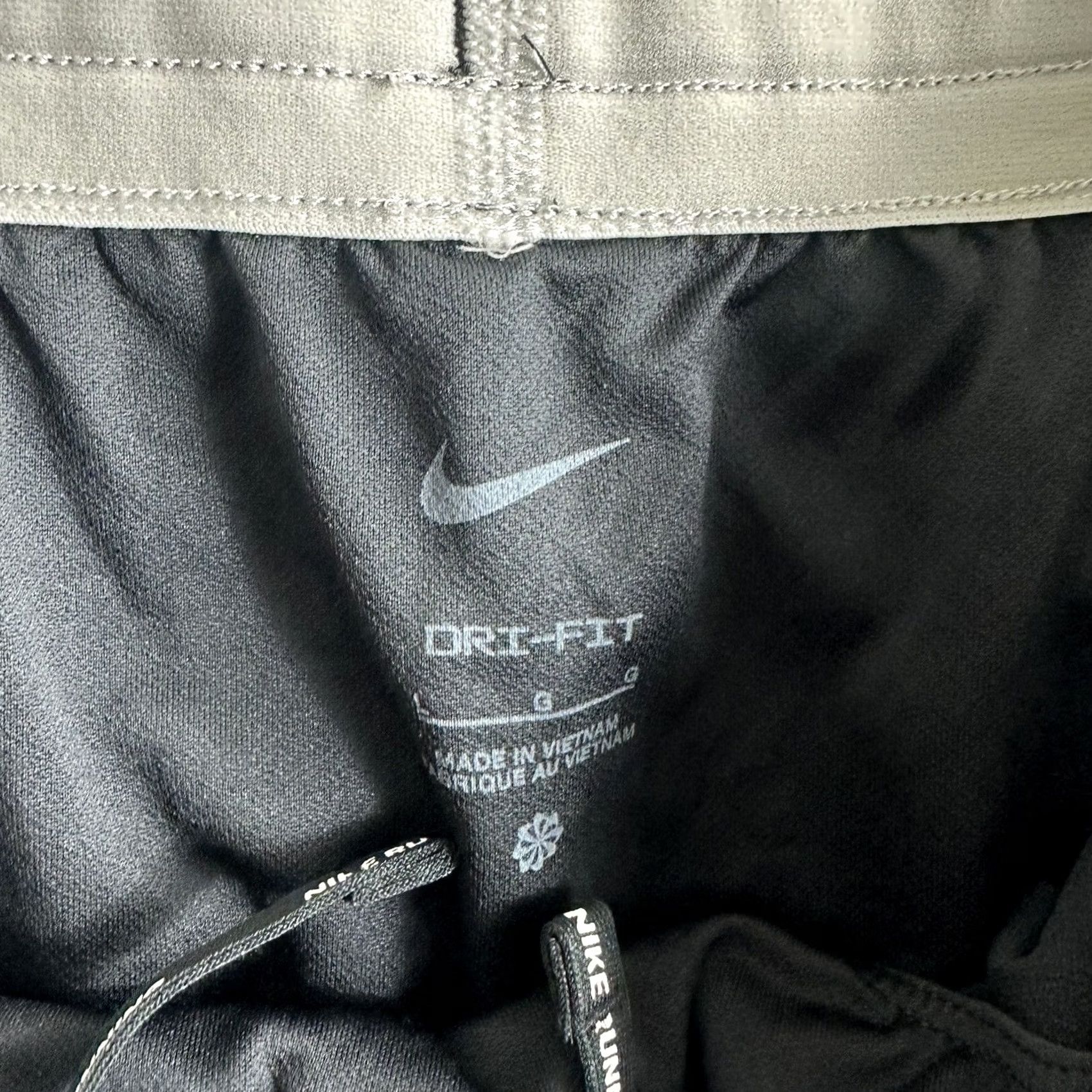 Nike Nike Shorts Womens L Black Dri FIT Tempo Luxe Icon Clash Running DD6024 Women Size 36" / US 14 / IT 50 - 5 Thumbnail