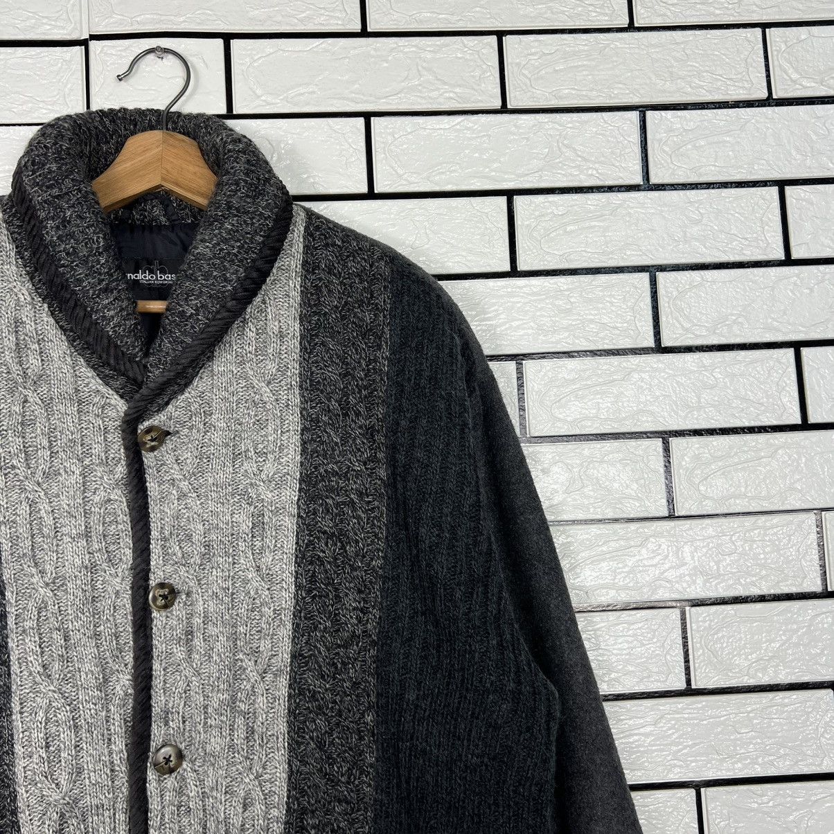 Other ARNALDO BASSINI Knitted Button Jacket #4037-C183 Size US L / EU 52-54 / 3 - 4 Thumbnail