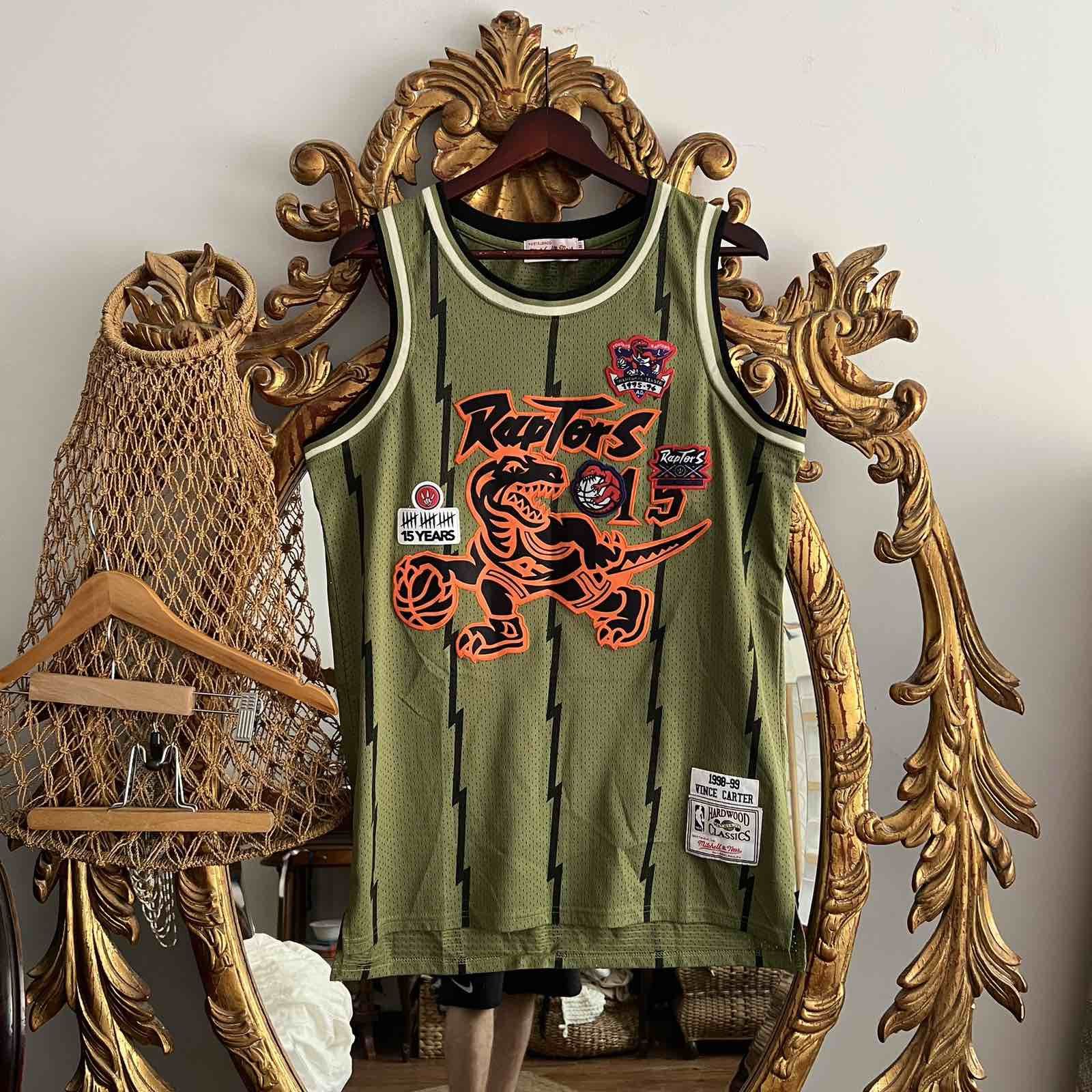 Mitchell & Ness Mitchell & Ness NBA Toronto Raptors Flight Swingman Sz M 90s Size US M / EU 48-50 / 2 - 1 Thumbnail