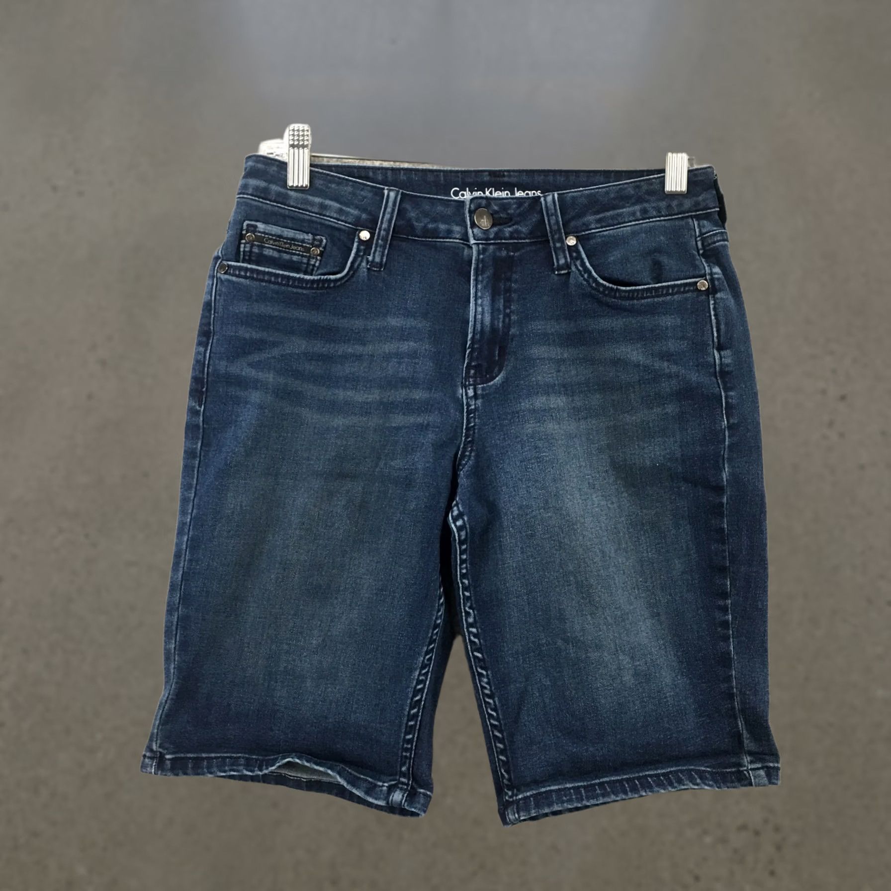 Calvin Klein Calvin Klein City Bermuda Shorts Womens 6 Blue Denim Mid Rise Zip Cotton Blend Flat Front Pockets Boys Girls Mens Womens Size 28" / US 6 / IT 42 - 1 Thumbnail