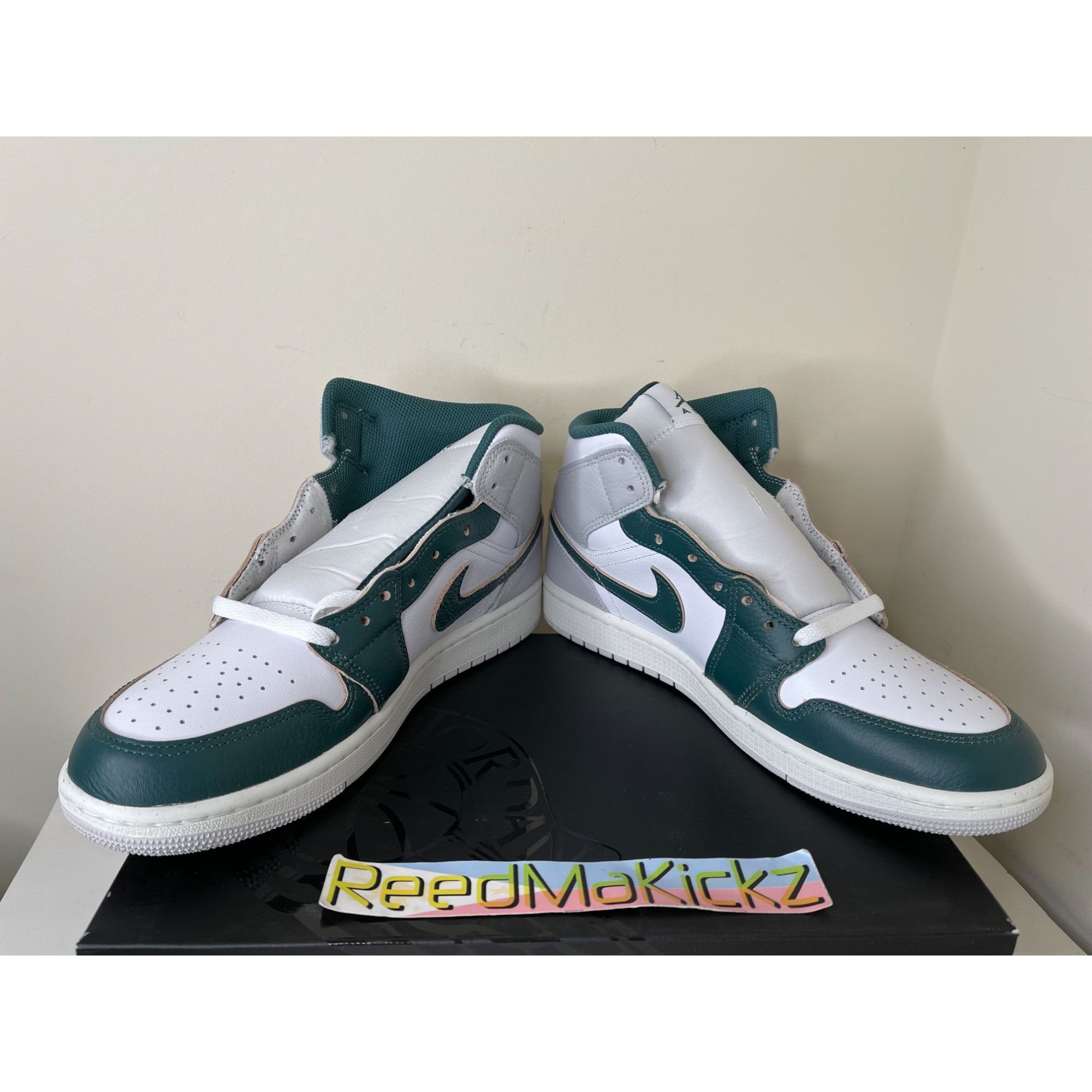 Jordan Brand Jordan 1 MID SE White Oxidized Green MENS 13US Size US 13 / EU 46 - 2 Thumbnail