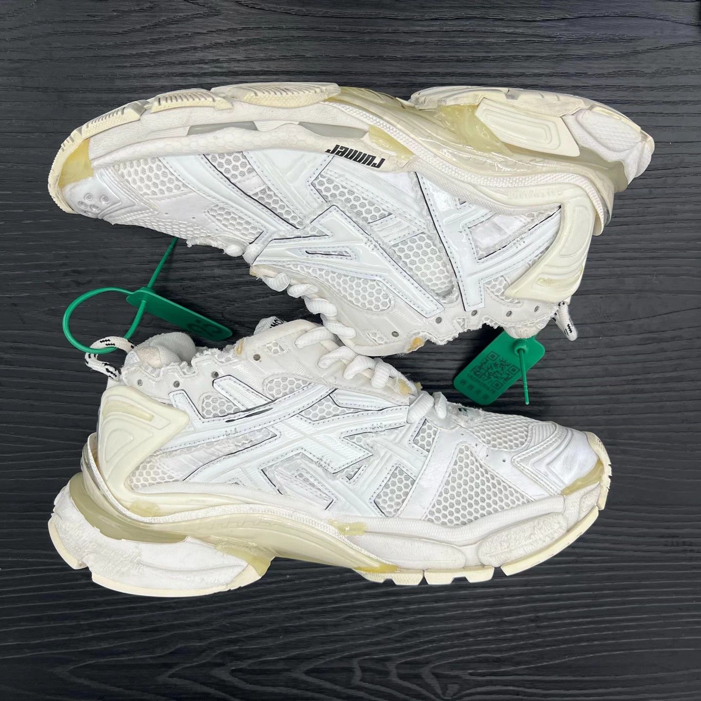 Balenciaga Balenciaga Runner Distressed White 42 OG Size US 9 / EU 42 - 3 Thumbnail