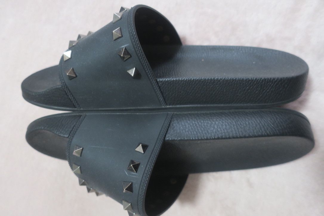 Valentino VALENTINO GARAVANI Black Rockstud Pool Slides Size US 8 / IT 38 - 5 Thumbnail