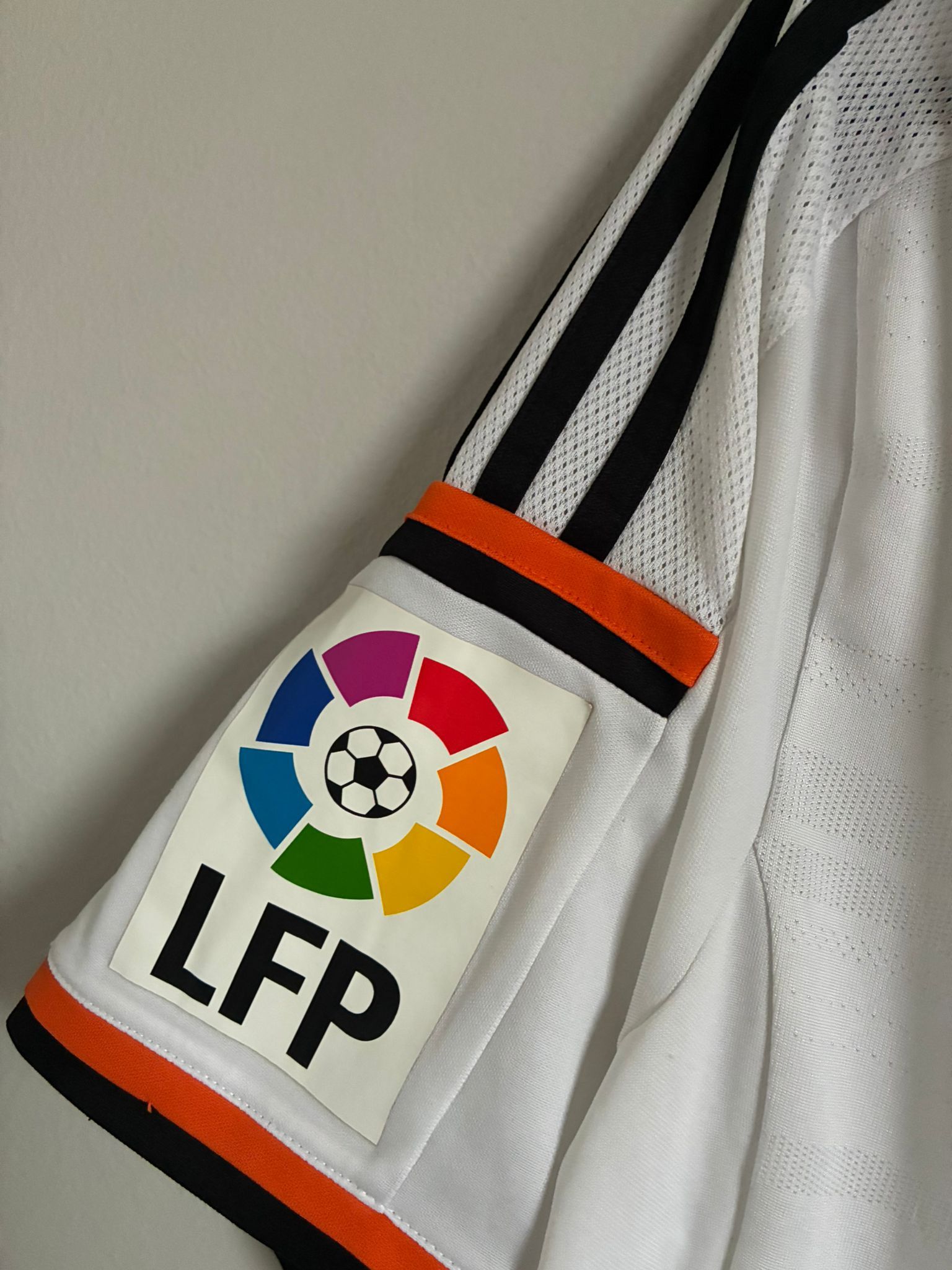 Adidas Adidas football tee Valencia CF 00s Jersey soccer Size US XL / EU 56 / 4 - 2 Thumbnail