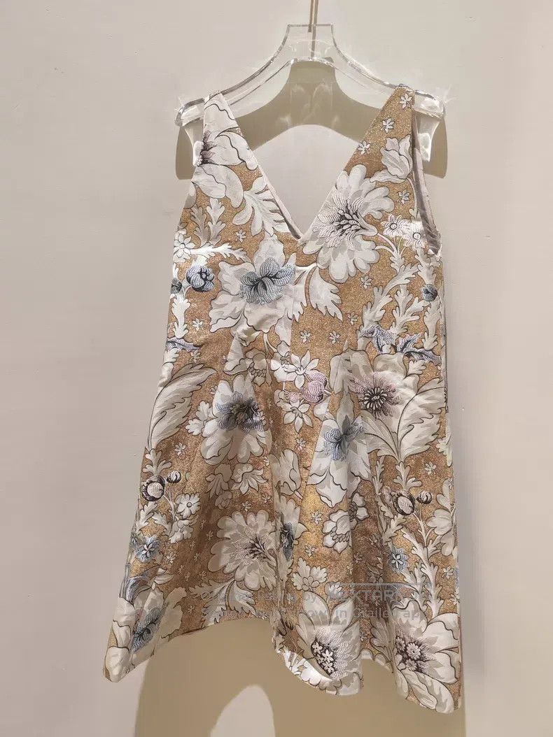 Fendi Fendi Runway style V-neck gold thread jacquard dress Size XS / US 0-2 / IT 36-38 - 2 Thumbnail