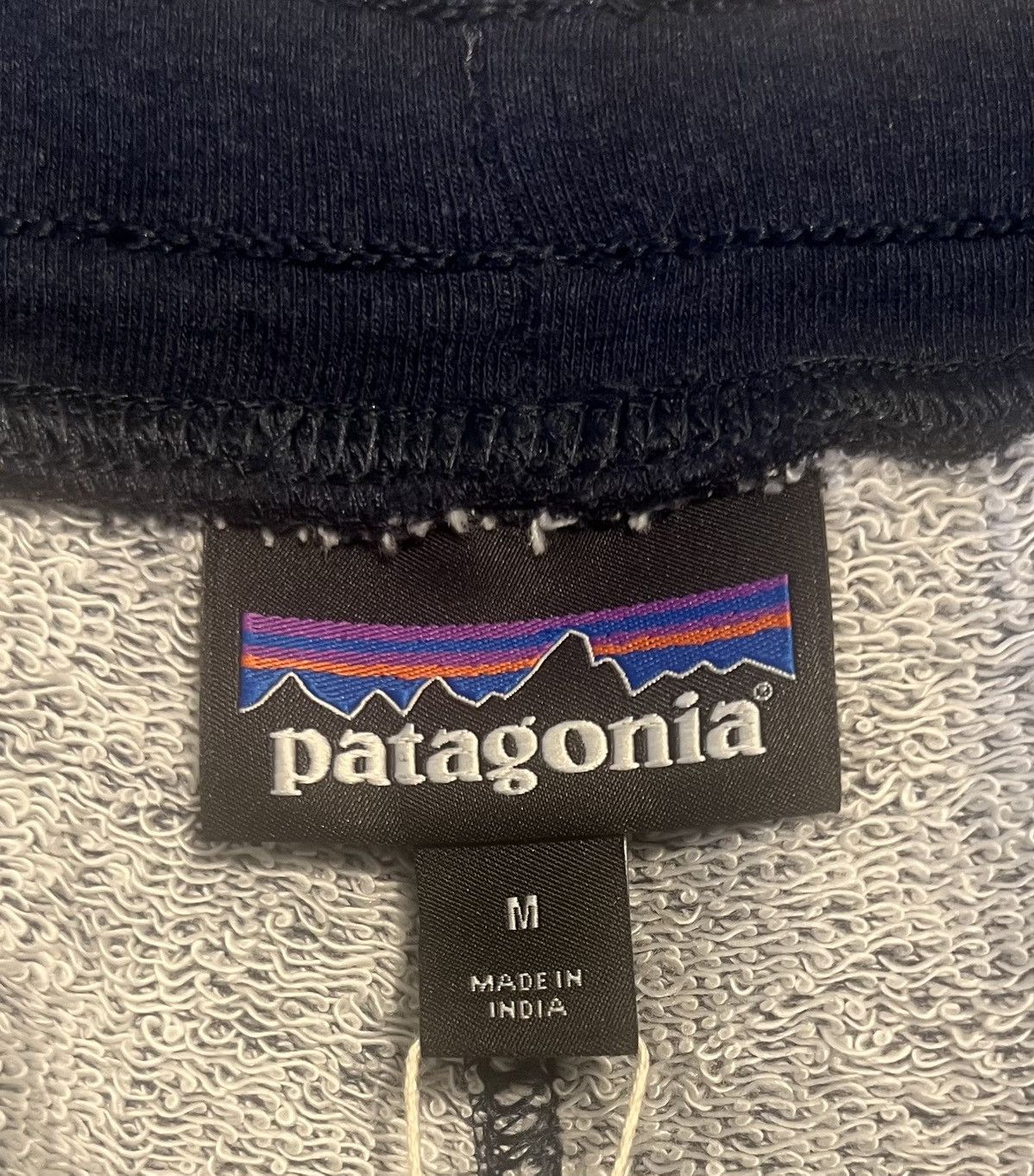 Authentic Patagonia men’s Mahnya fleece shorts new navy med