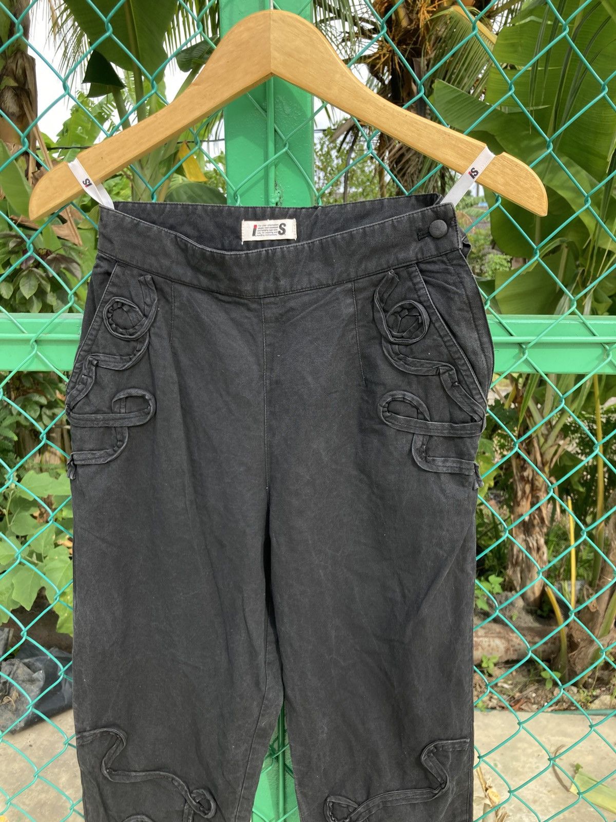 Issey Miyake 80's Issey Miyake Black Appliqué Avant-Garde Pants Size 25" / US 0 / IT 36 - 3 Thumbnail