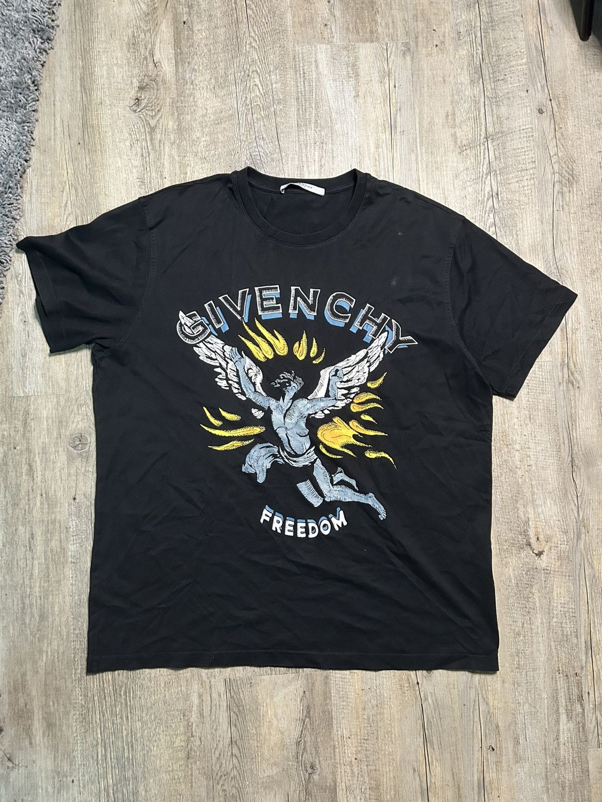 Givenchy Givenchy Freedom Angel t shirt (tee) Size US L / EU 52-54 / 3 - 1 Thumbnail
