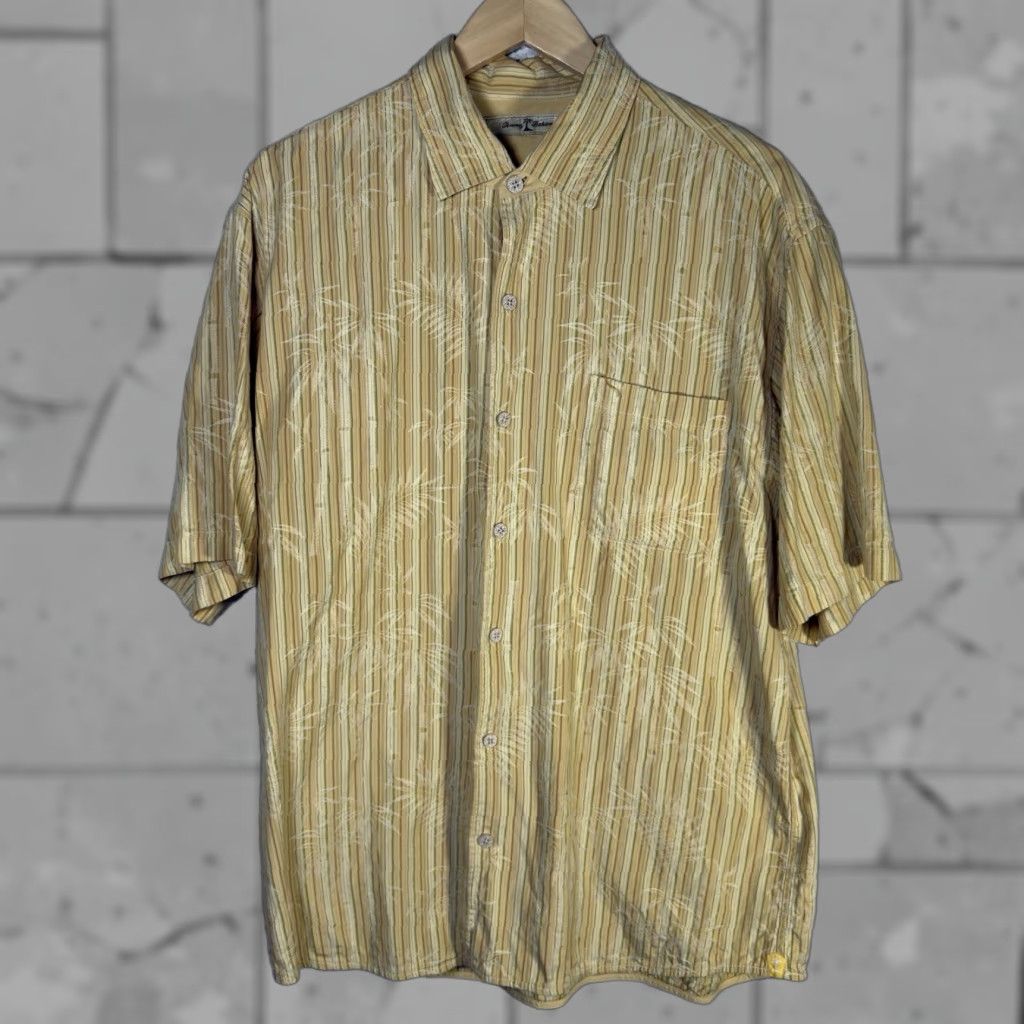 Tommy Bahama VINTAGE Tommy Bahama Hawaiian Shirt Men Large Silk Short Sleeve Yellow Palm Tree 90s Size US L / EU 52-54 / 3 - 1 Thumbnail