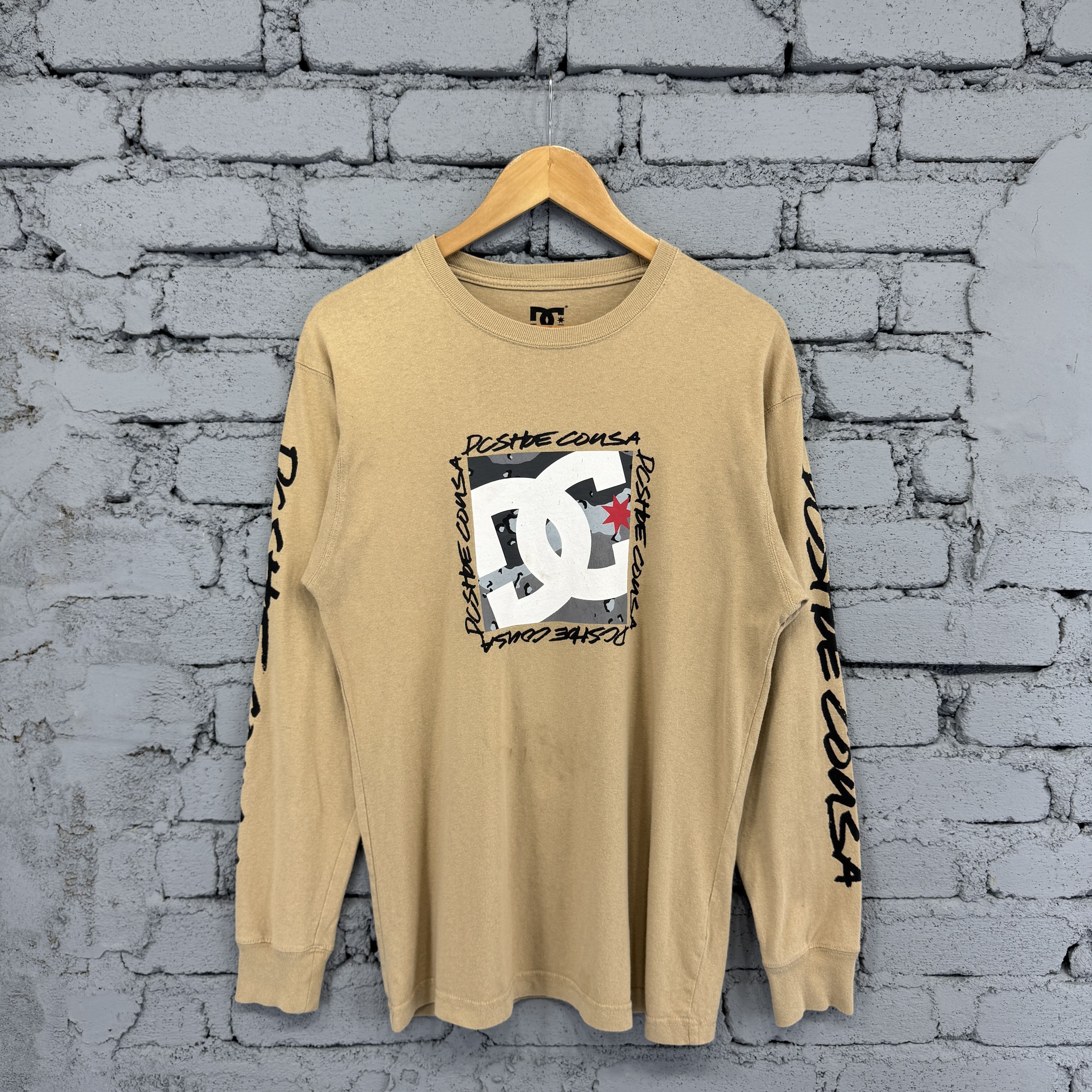 Vintage DC Shoes Long-sleeve DC Big Logo T-shirt Size US S / EU 44-46 / 1 - 1 Thumbnail