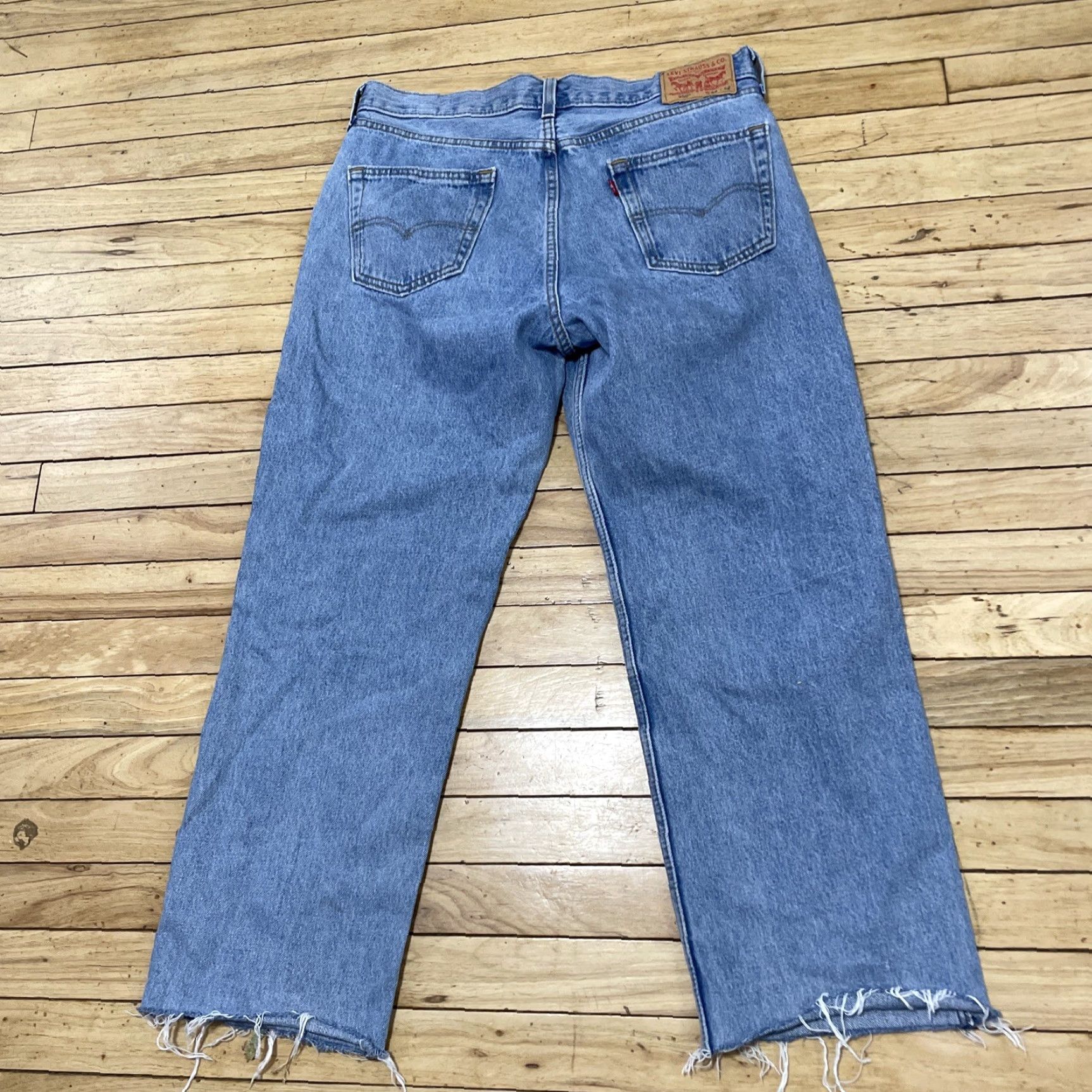 Levi's VINTAGE Levi's 550 Jeans Men 34x32 Hip Hop Streetwear Blue Denim Fringe 27in 5-Pocket Mens Jeans Regular Straight Size US 34 / EU 50 - 2 Thumbnail