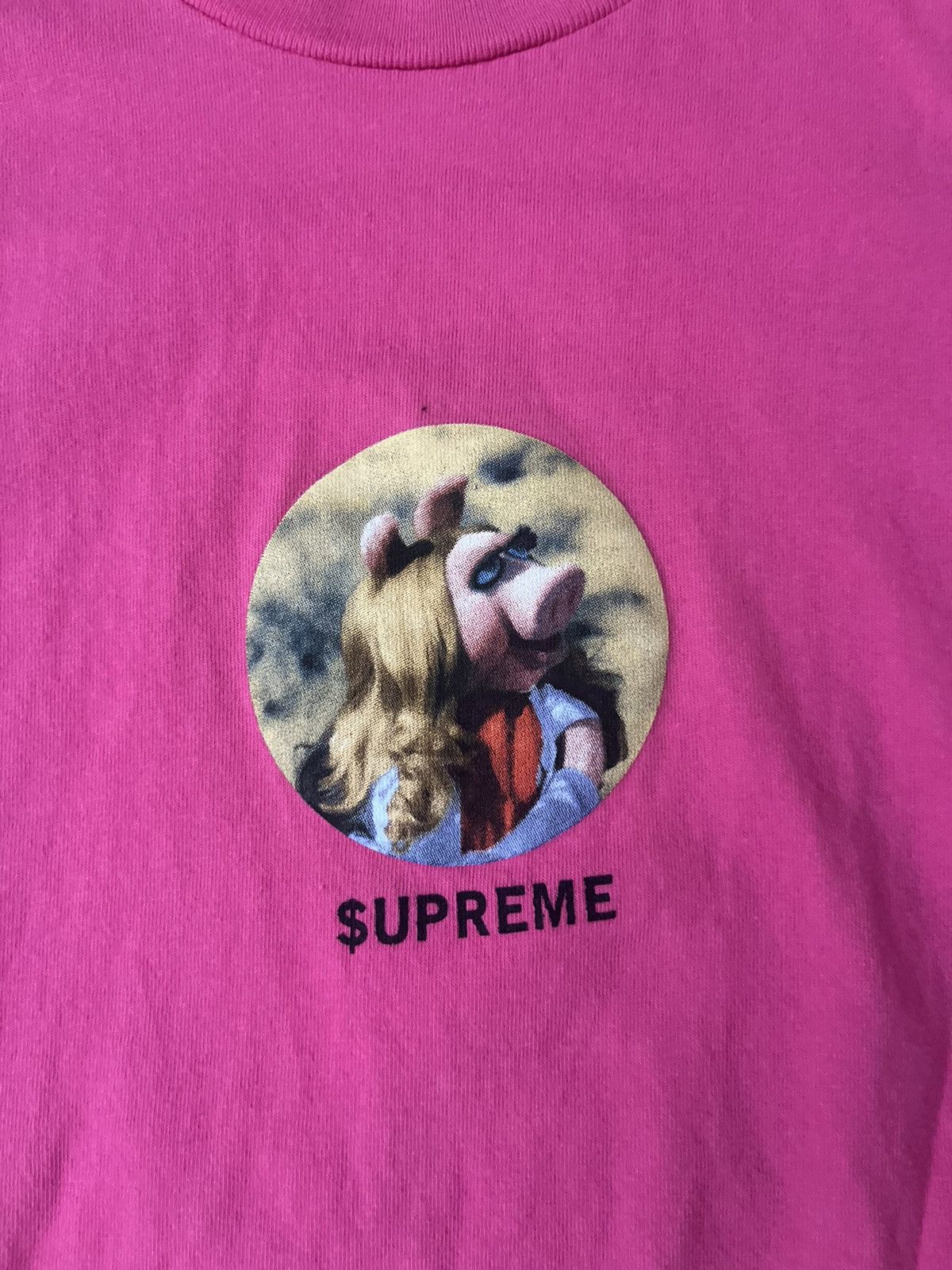 Supreme Supreme Miss Piggy Tee Size US XL / EU 56 / 4 - 2 Thumbnail