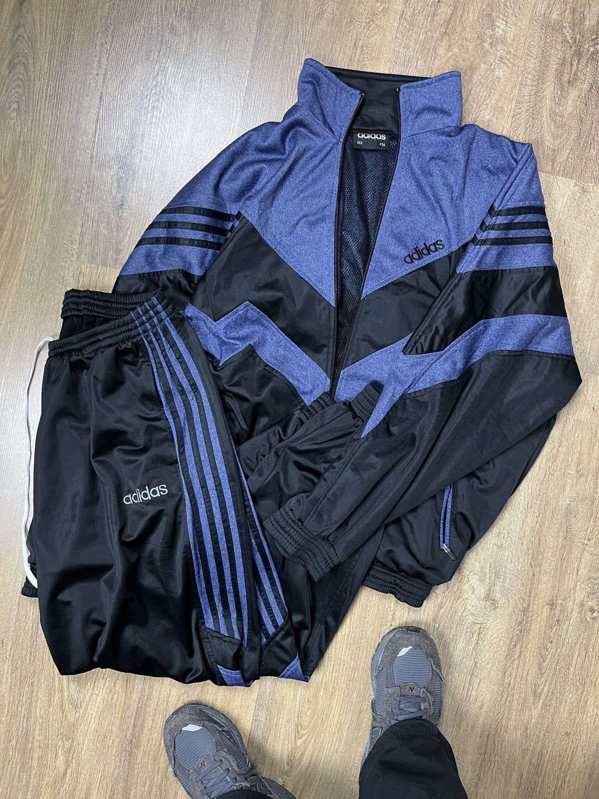 Adidas × Streetwear × Vintage nice color 80s/90s adidas complete ...